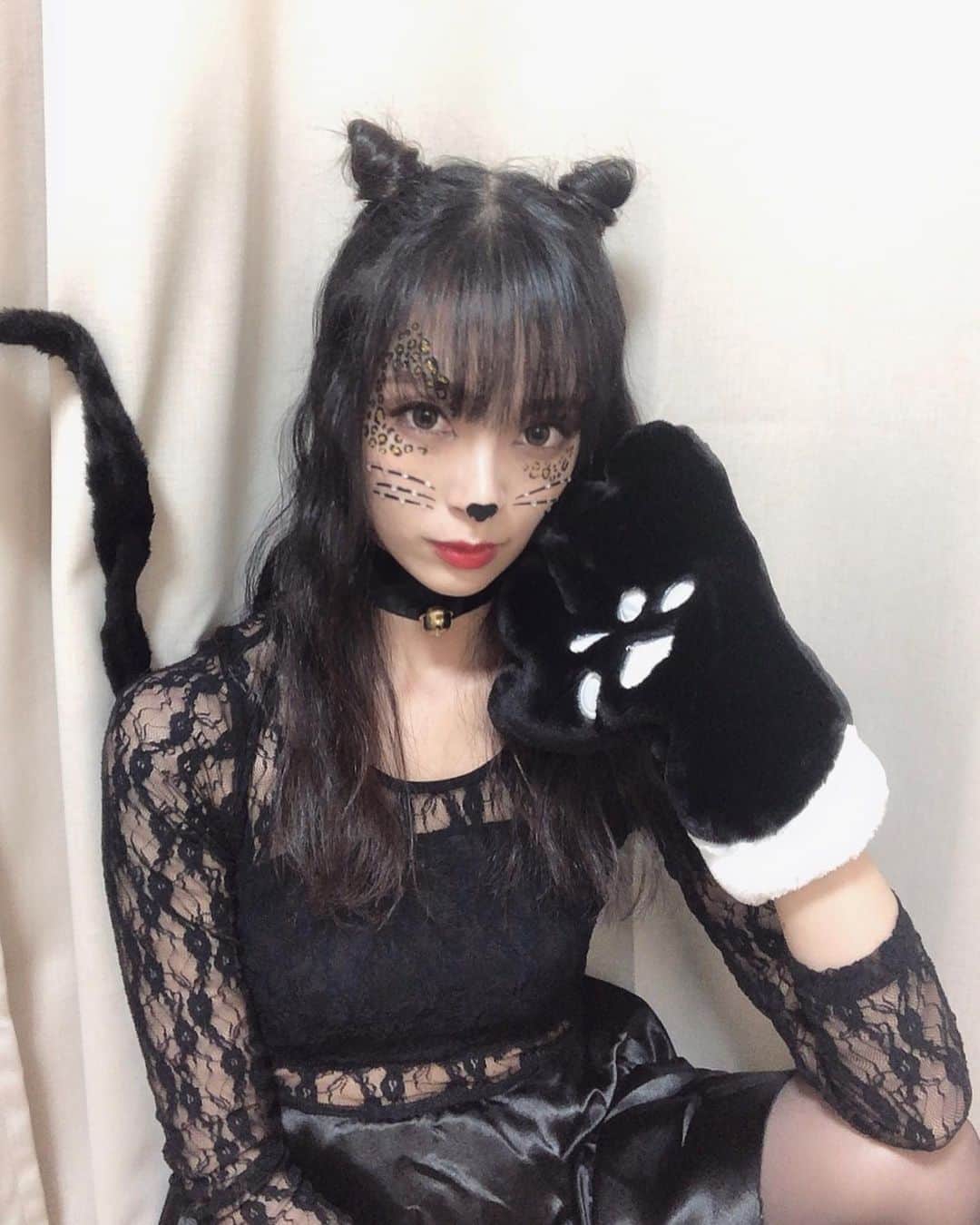 たなかさえさんのインスタグラム写真 - (たなかさえInstagram)「にゃにゃにゃっฅ( ̳• ·̫ • ̳ฅ) . #holloween#cosplay#blackcat#japanesegirl#ハロウィン#コスプレ#黒猫#黒猫コス#コスプレ配信」11月6日 12時01分 - sae.tnk