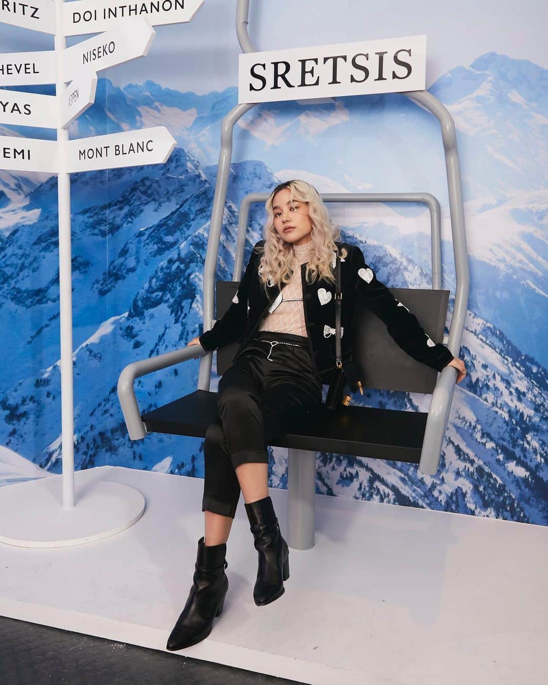 Sretsisさんのインスタグラム写真 - (SretsisInstagram)「Friends of #Sretsis at the #SretsisFW20 Fashion Show celebrating the launch of Sretsis Skiwear.」11月6日 12時04分 - sretsisofficial