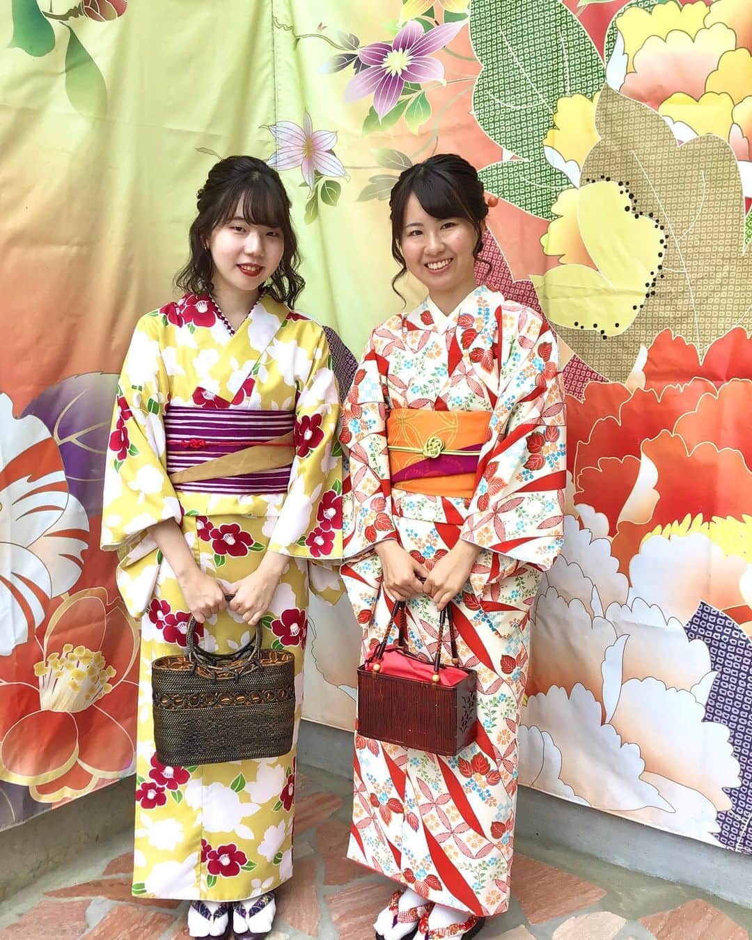 金沢着物レンタルshop心結〜kokoyui〜のインスタグラム：「2人ともとっても可愛いお着物ですね👘💞 . これから和菓子作り体験されるみたいなので、楽しそうでした🍡🍵 . ⚫︎金沢駅前 着物レンタル心結(ここゆい)  ⚫︎営業時間 : 9:00〜18:00 ⚫︎address : 金沢市本町1-3-39 ⚫︎tell : 076-221-7799 ⚫︎金沢駅から徒歩5分  ⚫︎コインパーキング補助あり  心結の着物一覧▶@kokoyui_kimono 振袖や袴はこちら▶@kokoyui_furisode 七五三やお子さんの着物はこちら▶@kokoyui753 . #着物ヘア #ヘアセット #和服 #着物 #着物コーディネート #きもの #着物女子 #着物男子」