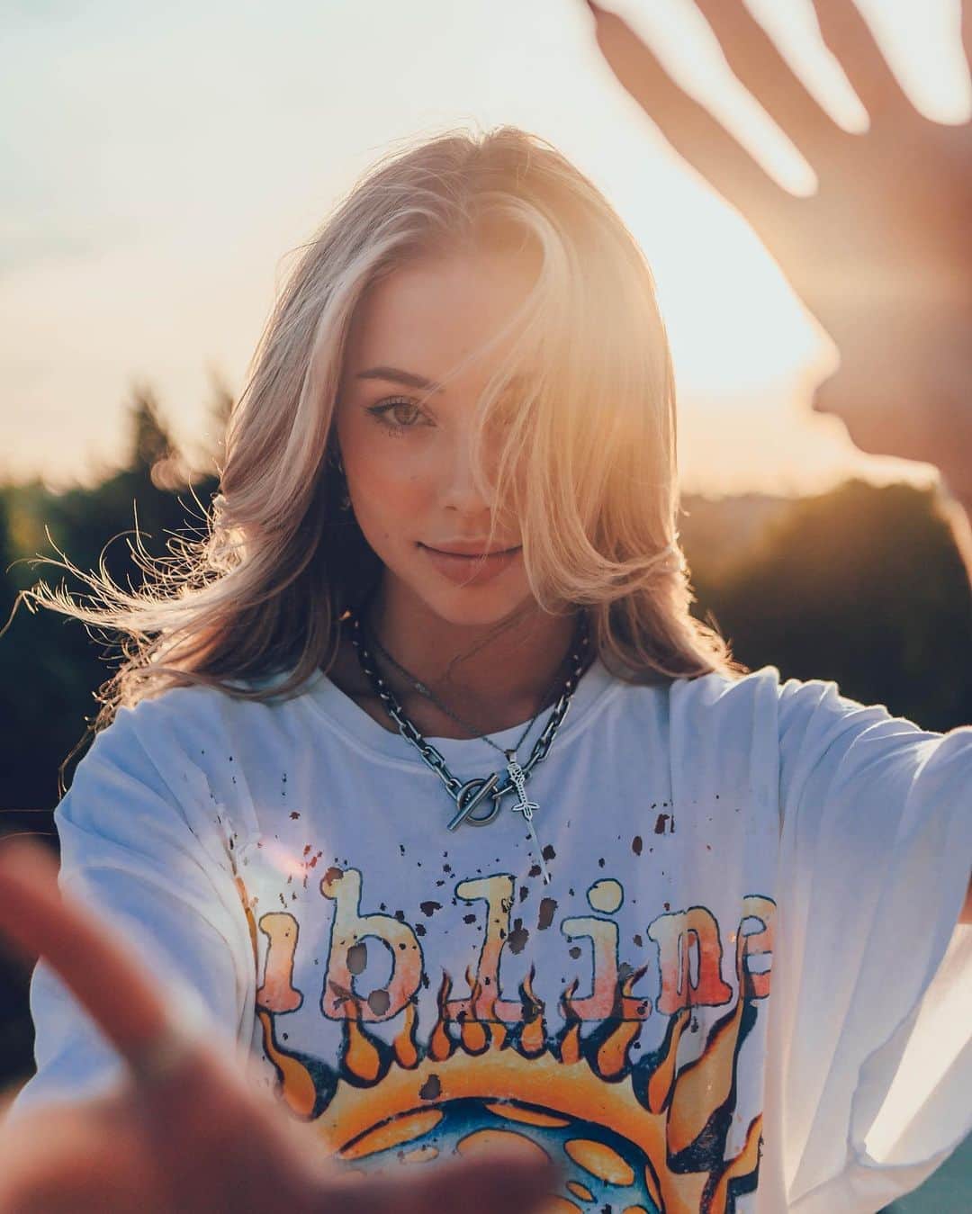 チャーリー・ジョーダンのインスタグラム：「Just breathe everything is going to be ok」