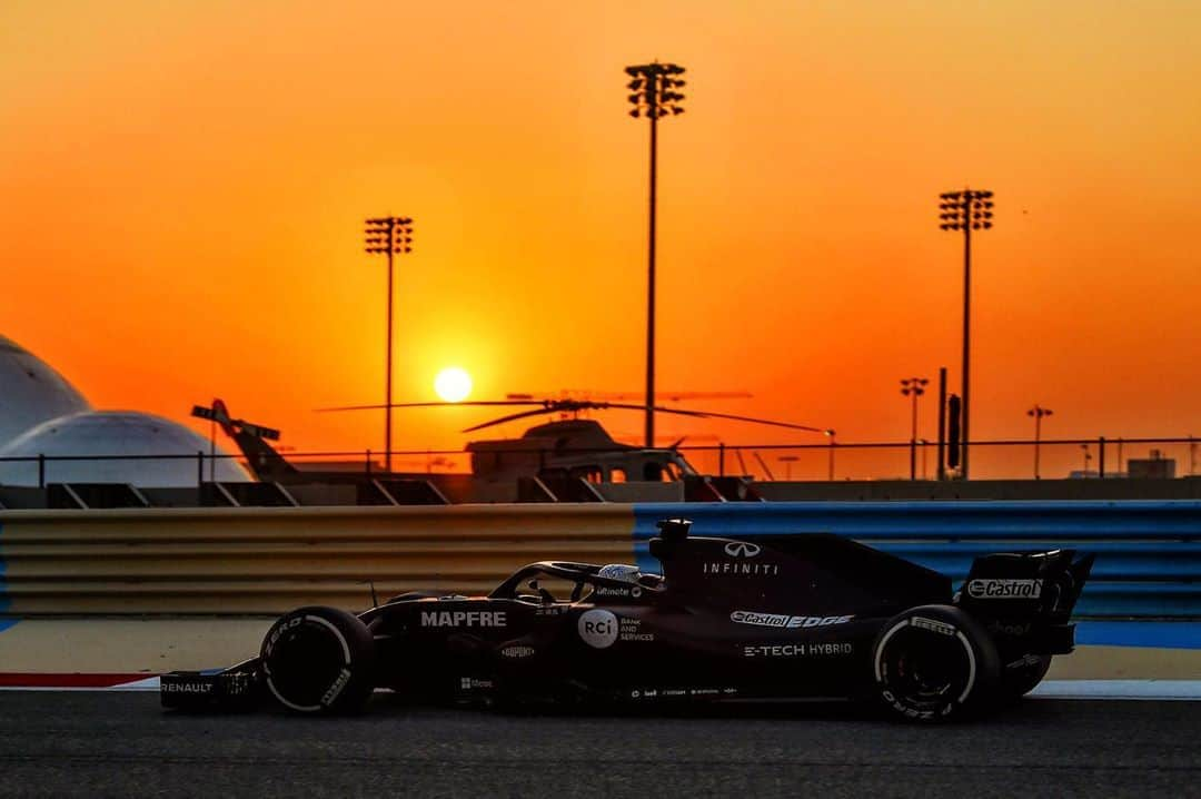 フェルナンド・アロンソさんのインスタグラム写真 - (フェルナンド・アロンソInstagram)「✅👌✊️💪. @renaultf1team 🖤💛 #RSspirit」11月6日 3時50分 - fernandoalo_oficial