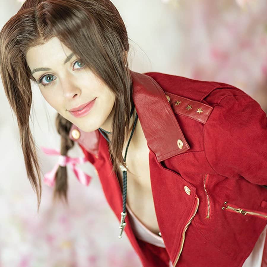 Nadya Antonさんのインスタグラム写真 - (Nadya AntonInstagram)「🌸 Aerith gainsborough 🌸 If you have the chance to save her in the new remake, will you?  Wig by @wigisfashion  Dejen su ☠️ y les doy ❤️ 📸 @one_shotmx #ff7 #aerithcosplay #aerithgainsborough #squareenix」11月6日 3時54分 - nadyasonika
