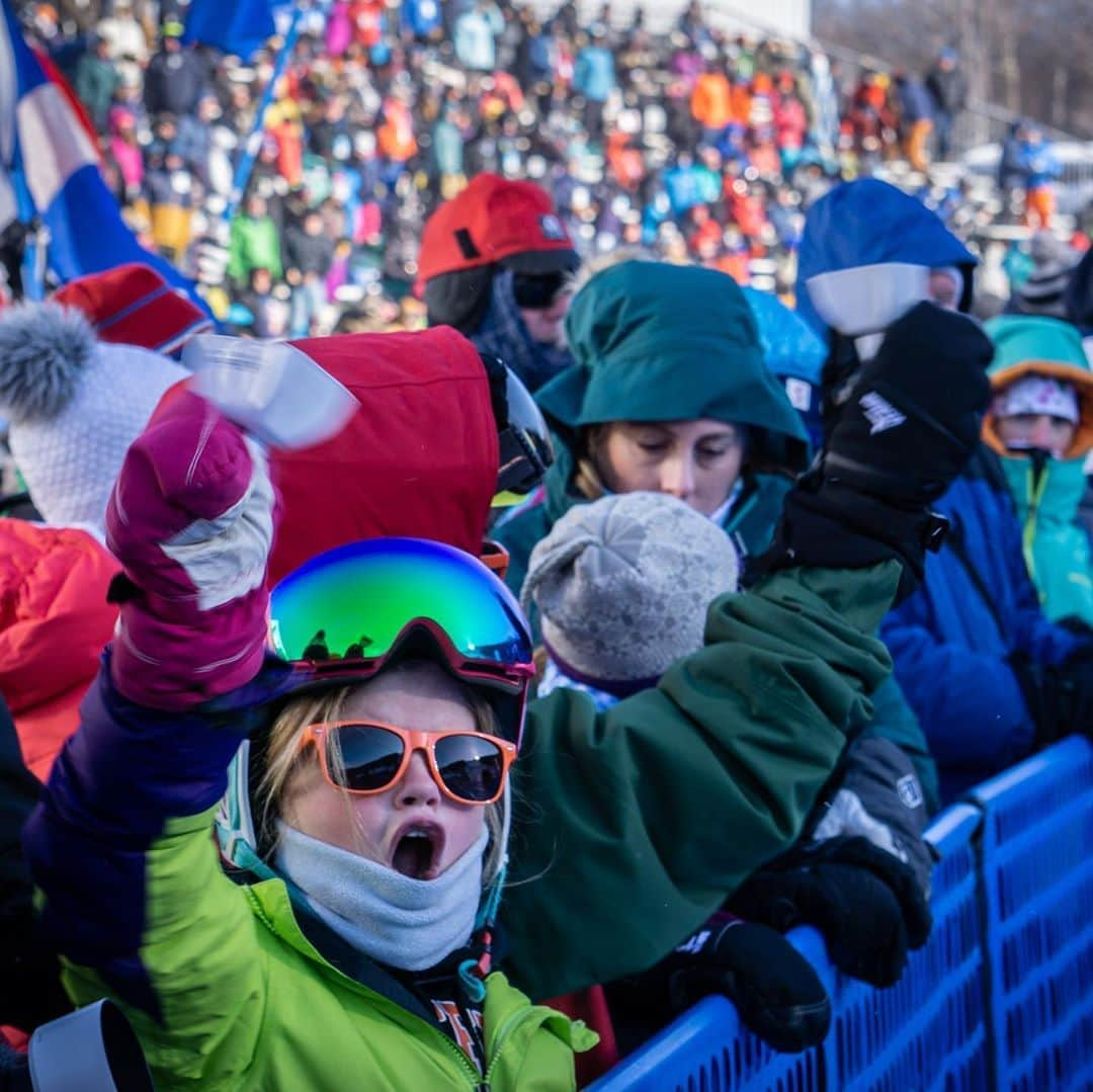 ミカエラ・シフリンさんのインスタグラム写真 - (ミカエラ・シフリンInstagram)「I know many of you are going to be missing the @fisalpine World Cup at @killingtonmtn this year. I am too...it’s my favorite stop on the Tour and I love competing for the home crowd. Not only does the Killington team (volunteers included) work tirelessly to make this event happen, but I also love seeing so many kids from the next generation of rippers there to watch the races and cheer for all of the athletes, from all of the nations. The joy of ski racing and the love for the sport is palpable.   This @warrenmillerent virtual tour of their 71st feature film, Future Retro, is a such a great way to satisfy your Killington fix and relive 2019 virtually, from your home with your family. Hit the link in my bio to buy tickets!! 🥳🥳 #warrenmiller #futureretro」11月6日 4時06分 - mikaelashiffrin