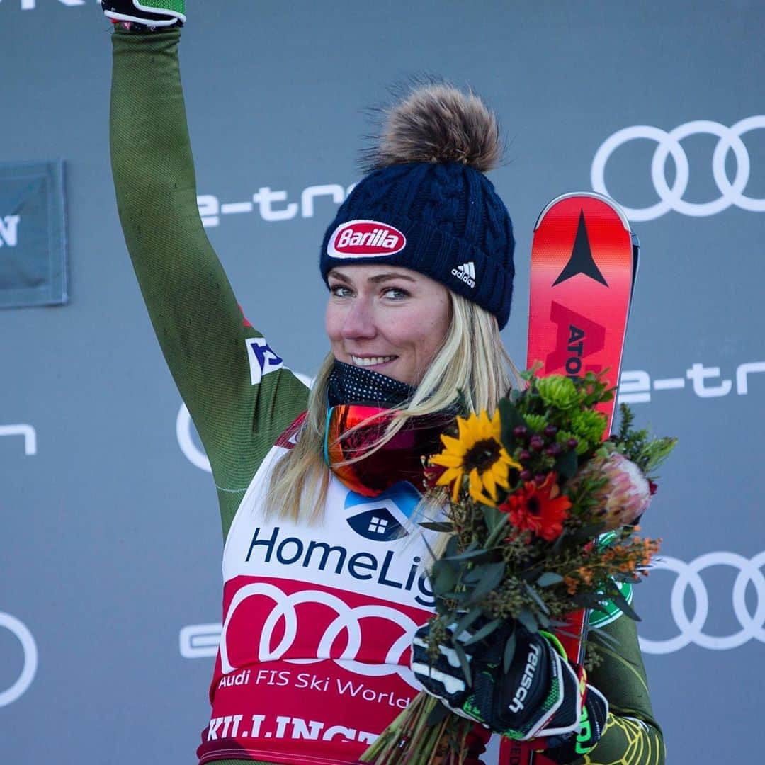 ミカエラ・シフリンのインスタグラム：「I know many of you are going to be missing the @fisalpine World Cup at @killingtonmtn this year. I am too...it’s my favorite stop on the Tour and I love competing for the home crowd. Not only does the Killington team (volunteers included) work tirelessly to make this event happen, but I also love seeing so many kids from the next generation of rippers there to watch the races and cheer for all of the athletes, from all of the nations. The joy of ski racing and the love for the sport is palpable.   This @warrenmillerent virtual tour of their 71st feature film, Future Retro, is a such a great way to satisfy your Killington fix and relive 2019 virtually, from your home with your family. Hit the link in my bio to buy tickets!! 🥳🥳 #warrenmiller #futureretro」