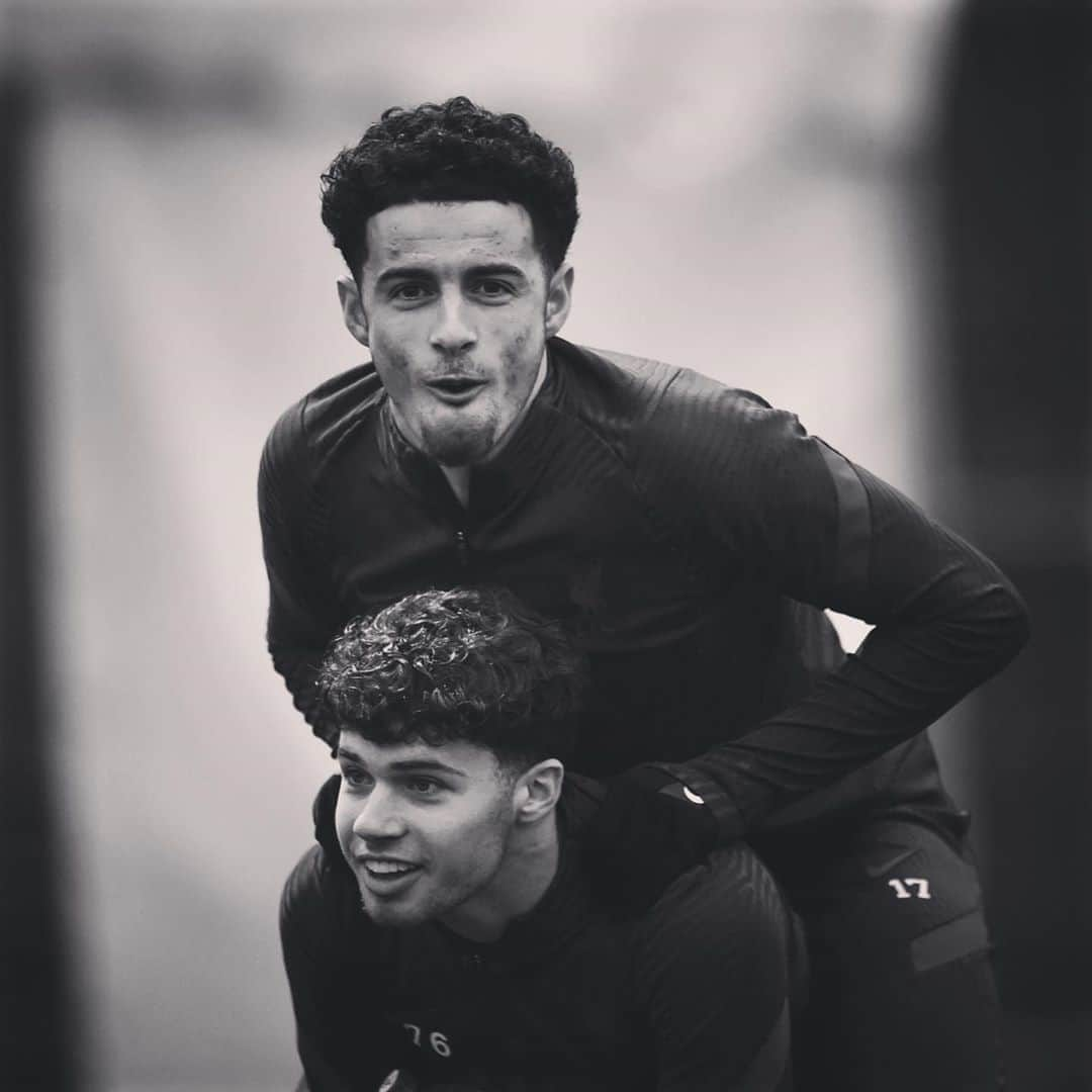 リヴァプールFCさんのインスタグラム写真 - (リヴァプールFCInstagram)「😁💪😁 Back on the training ground... #LFC #LiverpoolFC #Liverpool #MCILIV #Melwood」11月6日 4時43分 - liverpoolfc