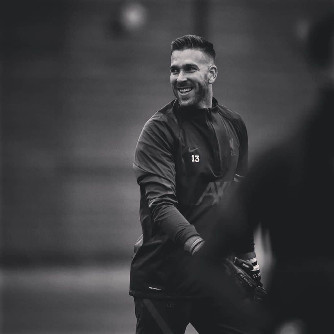 リヴァプールFCさんのインスタグラム写真 - (リヴァプールFCInstagram)「😁💪😁 Back on the training ground... #LFC #LiverpoolFC #Liverpool #MCILIV #Melwood」11月6日 4時43分 - liverpoolfc