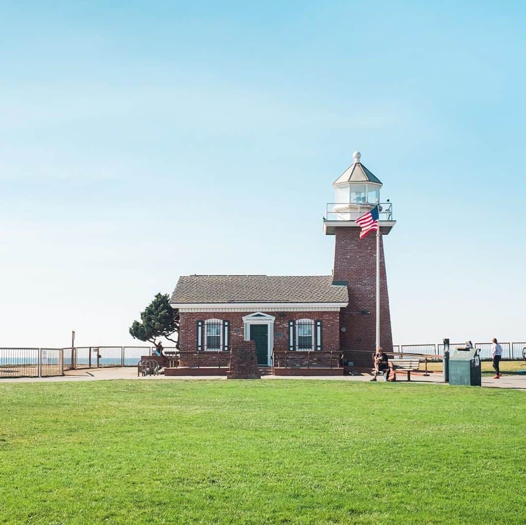 キャロライン・マークスのインスタグラム：「Moments from up north 🏄‍♀️ 🦈 ⛄️ 🌞 🌿」