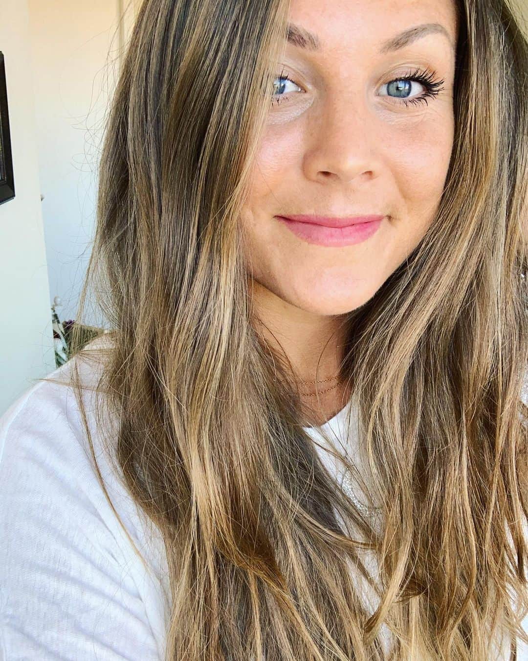 レイチェル・ブレイセンさんのインスタグラム写真 - (レイチェル・ブレイセンInstagram)「Started three online courses at the same time like the Manifestor (human design), 3 (enneagram), Sagittarius Rising (astrology) that I am😬🤓   And yes, would love to take one on human design + enneagram, too but trying to pace myself😅   Currently immersed in 6 weeks of advanced astrology, a 9-week intimacy/relating course and a deepening of kundalini yoga. Feels good to be busy with things I actually CHOOSE instead of feeling like I’m being dragged along by life but it’s a lot.   Well. I’m a lot. So it works🙈🤣  Anyone else who got inspired to learn and grow during quarantine? I was so skeptical to the idea of in-depth work online but it WORKS! I’m loving it.   And yes, will be doing astrology readings any day now (jk jk the idea terrifies me)🙃🤪 #learn #grow #transform」11月6日 5時49分 - yoga_girl