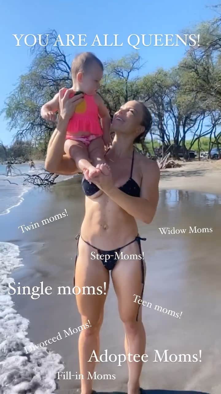 Lauren Drain Kaganのインスタグラム：「MOTHERHOOD APPRECIATION POST!  Over the last 3 months I now know somewhat what it’s like to care for TWO BABIES, and it’s NOT EASY! The love I have for my daughter and niece is unending but the work never stops! All mothers are worthy of praise, appreciation and recognition as the QUEENS that they are! So let’s pop some champagne and raise a toast to all the MAMAS slaving away to raise their little angels in this crazy world between juggling work, feedings, diapers, workouts, travel, friends, self-care, house work, cleaning, taking care of their partners, sexy time, dates etc! WE ARE ALL QUEENS! 👸🏽👸🏼👸🏻👸🏿👸🏾」