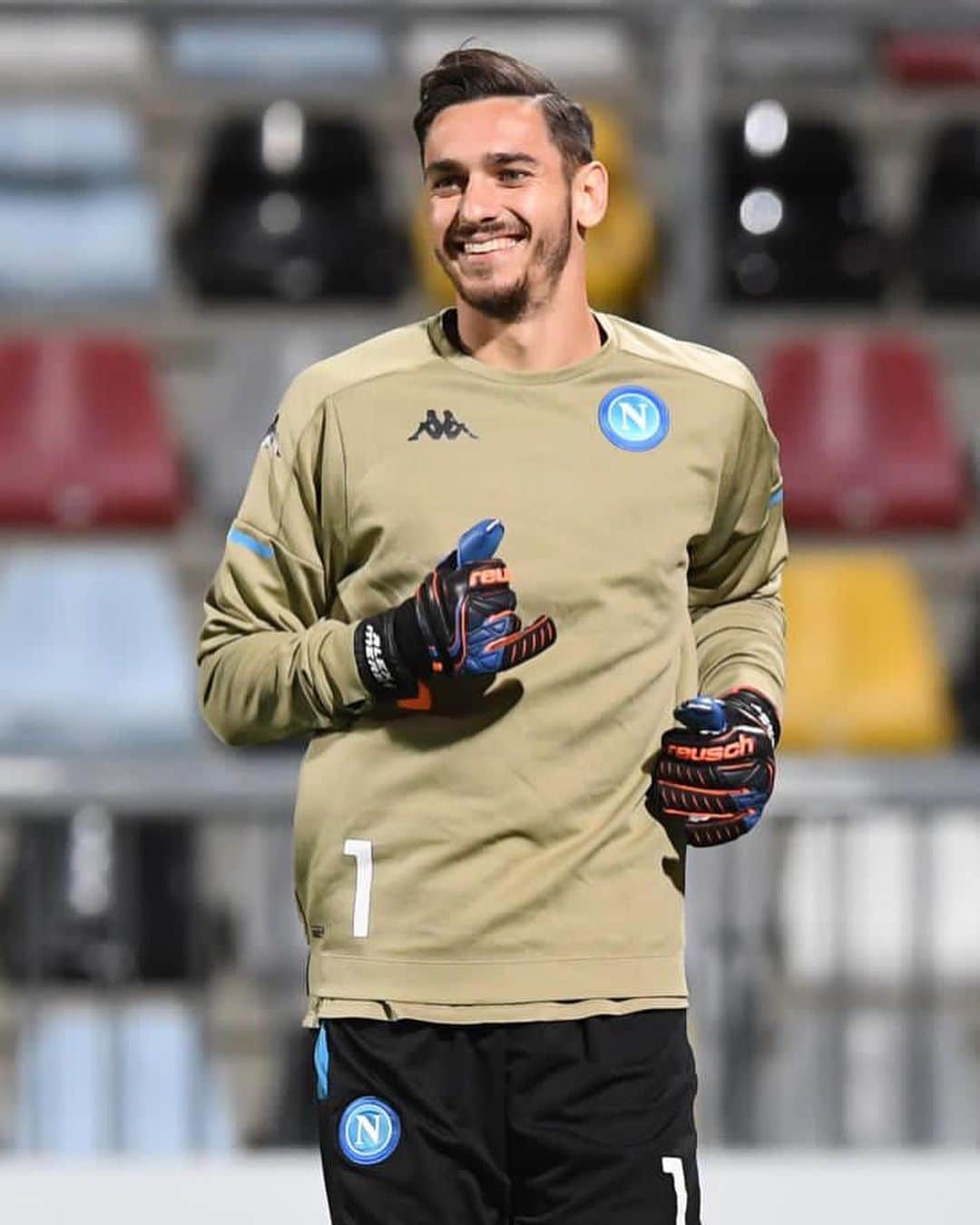 アレックス・メレットのインスタグラム：「Vittoria importante su un campo difficile! 💪🏼💙😁 +3」