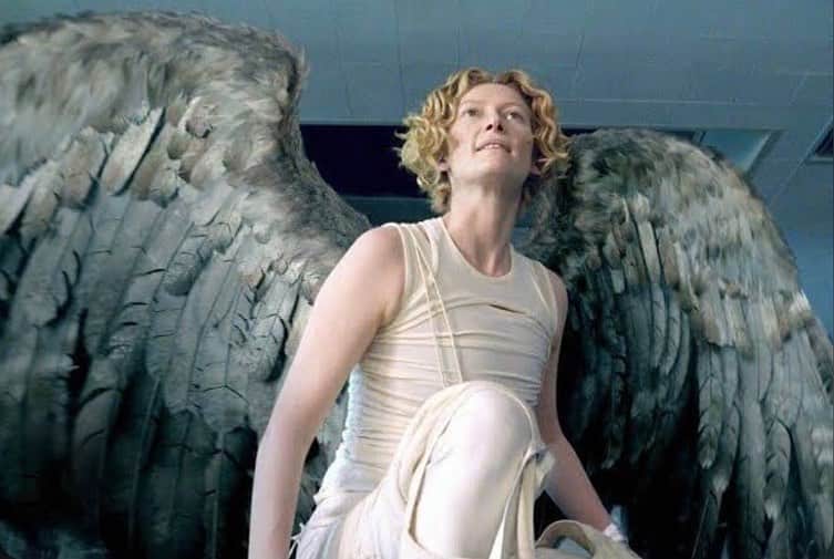 トームさんのインスタグラム写真 - (トームInstagram)「This witch angel turned 60 today! Here is #TildaSwinton in Constantine (2005) as the Angel Gabriel and in the  Narnia Chronicles : The Lion The Witch and The Wardrobe (2005 ) as The White Witch」11月6日 6時25分 - tomenyc