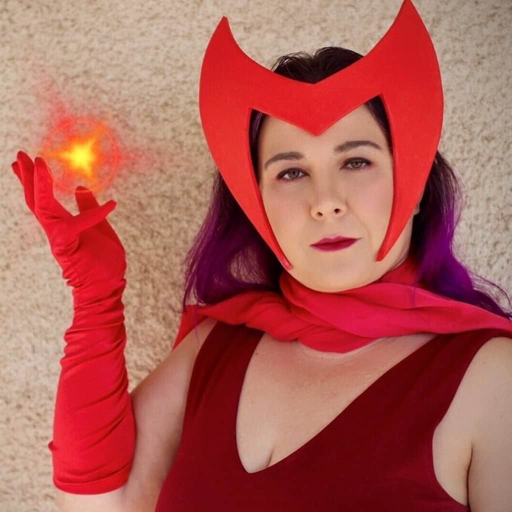 Marvel Entertainmentさんのインスタグラム写真 - (Marvel EntertainmentInstagram)「These fans have the (chaos) magic touch. 💫 Here are our favorite #MarvelMission: Scarlet Witch's Wimple DIY creations! See more on Marvel.com.」11月6日 6時29分 - marvel