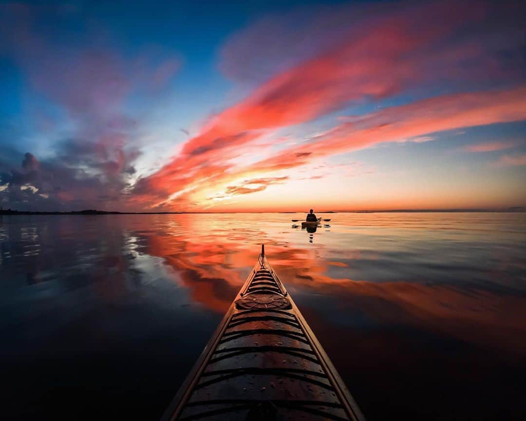 goproさんのインスタグラム写真 - (goproInstagram)「Photo of the Day: Silhouetted at #sunset 🚣‍♂️ @bangeren ⠀⠀⠀⠀⠀⠀⠀⠀⠀ @GoProNordics #GoProNordics #GoPro #Kayak」11月6日 6時40分 - gopro