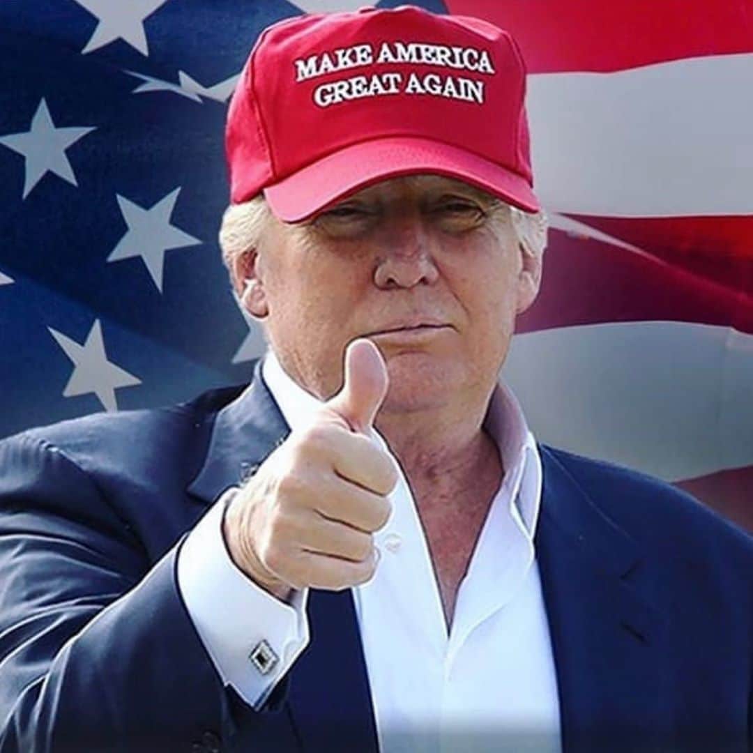 イヴァンカ・トランプのインスタグラム：「The Election 2020 Employer donor data proves that President Trump leads the party of the American worker!!  @realdonaldtrump’s largest donors are construction workers, farmers, truckers, members of the military & everyday citizens.  Biden’s support comes from Big Business, Big Banks & Big Pharma.   My father built the most diverse and inclusive coalition of support in Republican history — with historic levels of Latino, Black, and Native American voters.   He will always go to the mat fighting for you, your families and the future of this great Country! 🇺🇸」