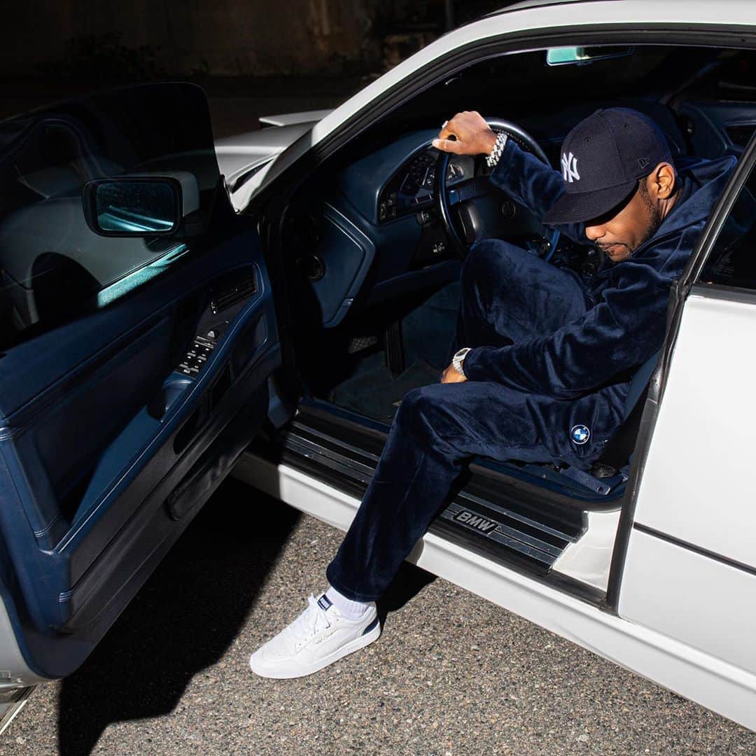 ファボラスのインスタグラム：「Feeling blue inside...  [shot by @drevinciwrks]」