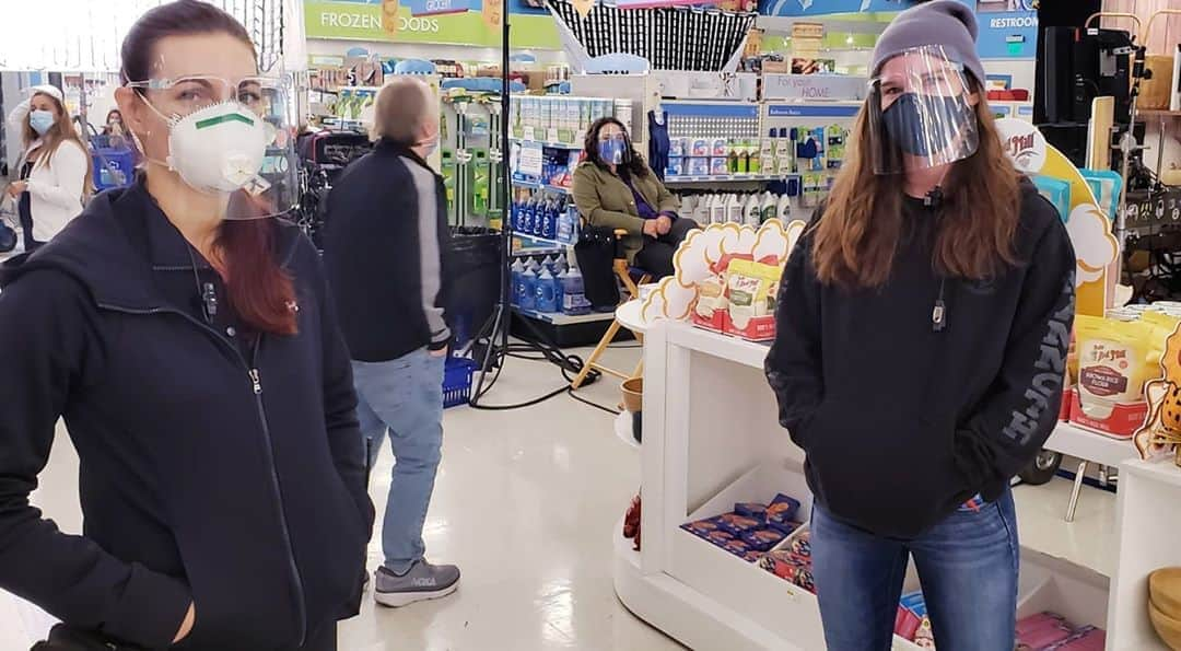 バロン・ヴォーンさんのインスタグラム写真 - (バロン・ヴォーンInstagram)「BTS of @nbcsuperstore celebrating episode 100 tonight!  Been cray going to a set and meeting people who's faces I have never seen until I tagged them.」11月6日 9時37分 - barvonblaq