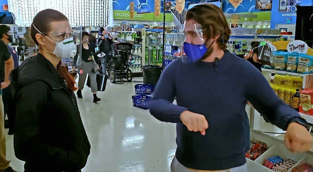 バロン・ヴォーンのインスタグラム：「BTS of @nbcsuperstore celebrating episode 100 tonight!  Been cray going to a set and meeting people who's faces I have never seen until I tagged them.」