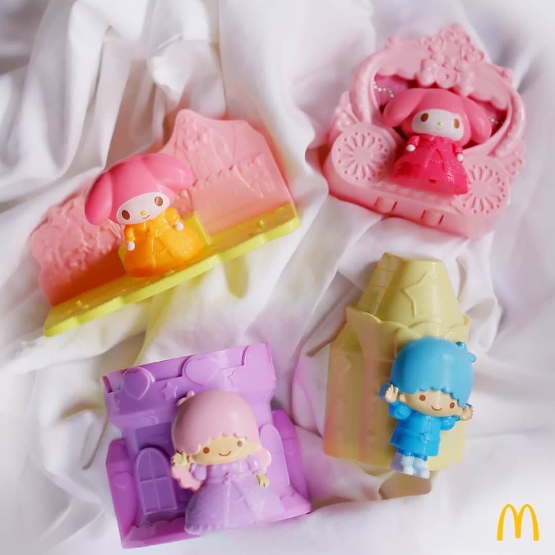 McDonald's Philippinesのインスタグラム：「Let Little Twin Stars and My Melody take you on a royal adventure at home! Get a Sanrio toy when you buy a Happy Meal starting at Php 90. Order now via McDelivery.  Tag someone who will surely love these!」