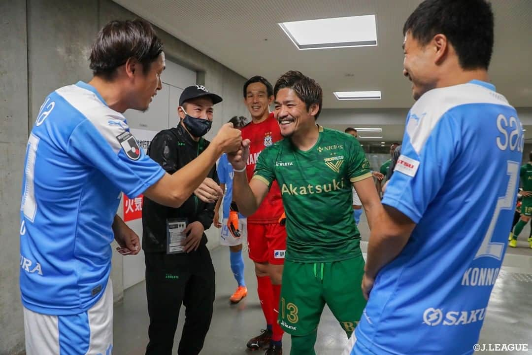 Ｊリーグさんのインスタグラム写真 - (ＪリーグInstagram)「.﻿ 長きにわたり日本のサッカー界を支え、今も現役で活躍しているレジェンド達が大集合❗️﻿ ﻿ ﻿ #Ｊリーグ﻿ #jleague﻿ ﻿ #ジュビロ磐田 #今野泰幸 #八田直樹 #遠藤保仁﻿ #東京ヴェルディ #東京V #大久保嘉人﻿ #jubilo #jubiloiwata #verdy #tokyoverdy #レジェンド #legend ﻿ #かっこいい #尊敬 #サッカー #soccer﻿ #football #⚽️﻿ #soccerplayer ﻿ #footballplayer ﻿ #soccerlife #soccerlove ﻿ #footballlove」11月6日 10時00分 - jleaguejp