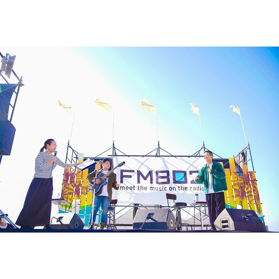 FM802さんのインスタグラム写真 - (FM802Instagram)「FM802 HOLIDAY SPECIAL 和歌山マリーナシティ presents SEASIDE PLEASURE☀   続いては瑛人がオンステージ✨ 風が気持ちのいい海辺のステージで歌いあげました🎤  Photo by 渡邉一生  #FM802  #瑛人 #中島ヒロト #加藤真樹子」11月6日 10時02分 - fm802_pr