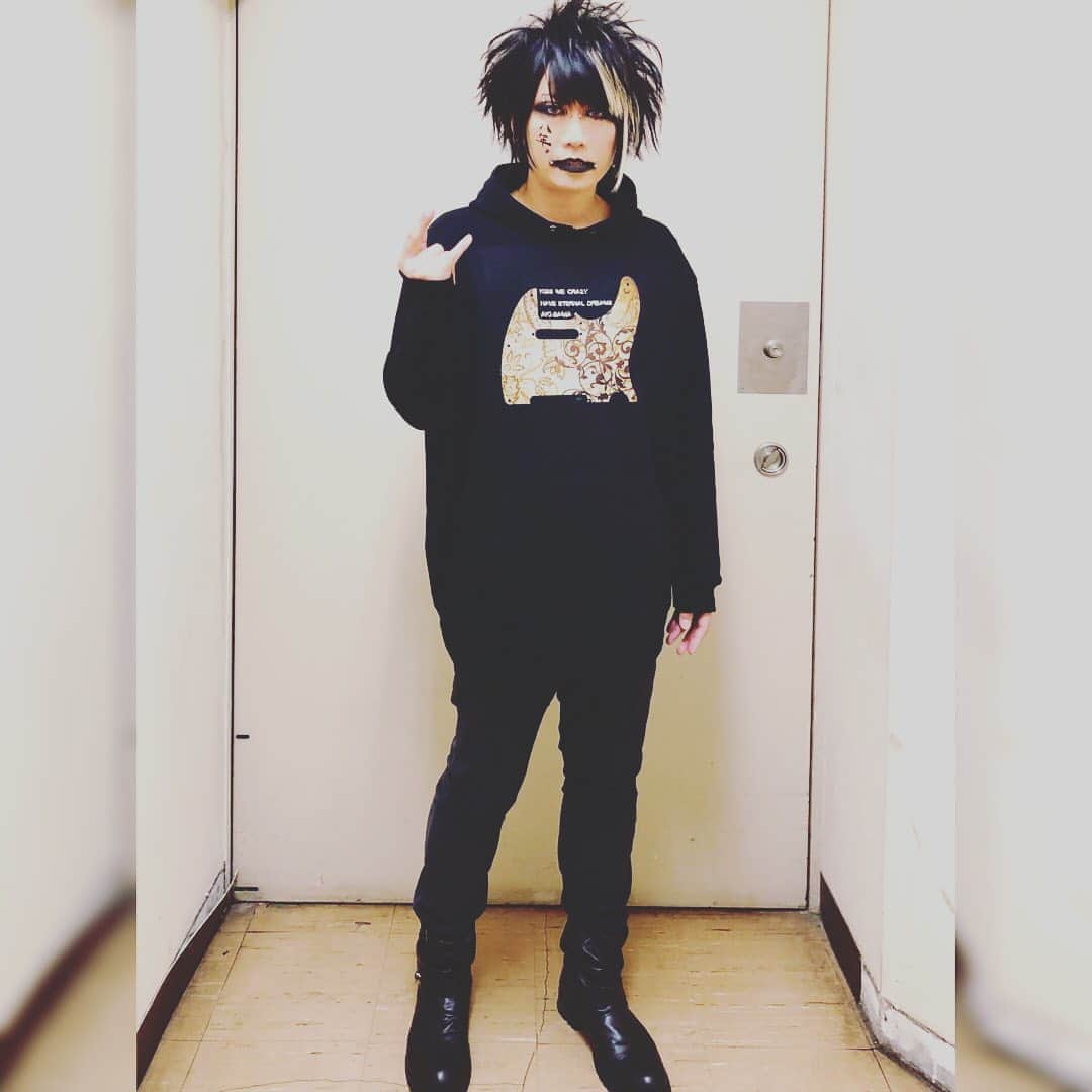 ADAPTER。さんのインスタグラム写真 - (ADAPTER。Instagram)「珍しき格好したので珍しく全身写真。」11月6日 10時10分 - ada_fukusuke