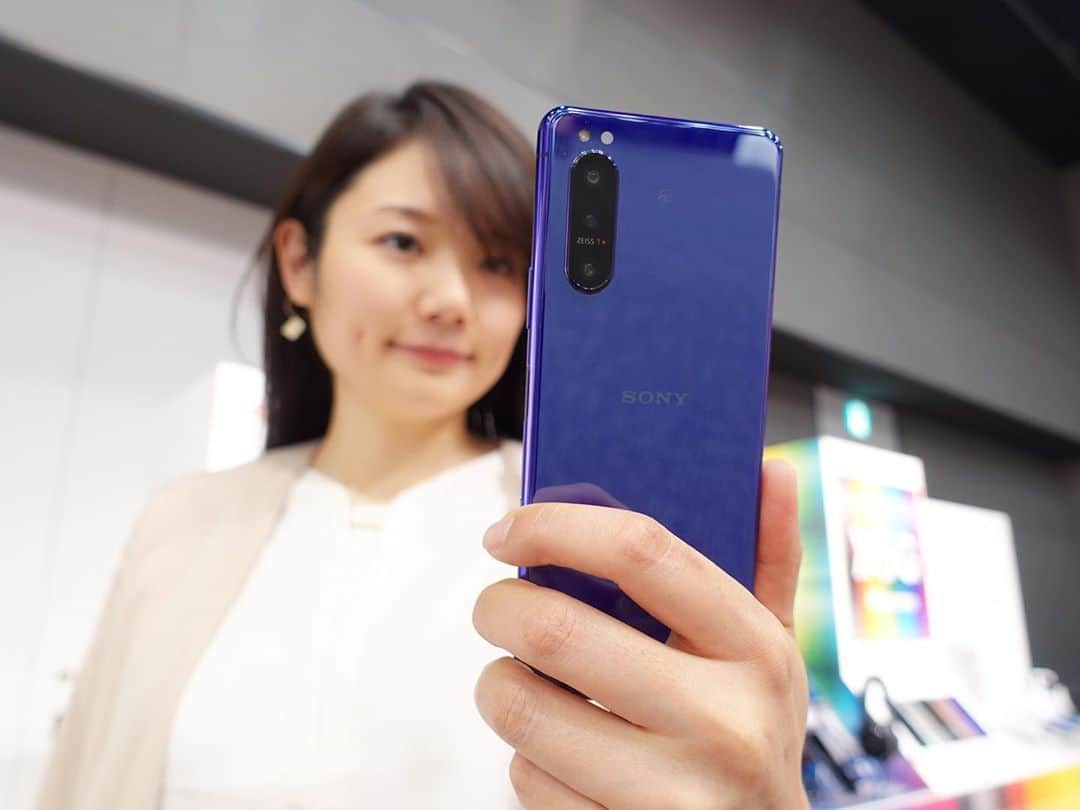 Ayanoのインスタグラム：「Xperia 5 II Purple, limited color only from DoCoMo online💜 #sony #xperia5ii」