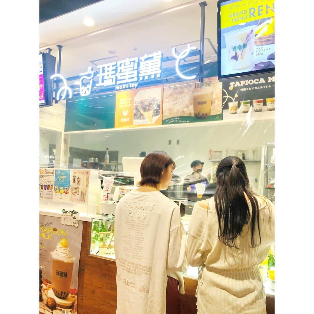 彩香さんのインスタグラム写真 - (彩香Instagram)「＊ #イオンモール下田 @momitoy_tapioca 🥤💓 タピオカハニーアーモンドミルクを飲みましたよ♪素敵なイラストとメッセージもかいてくださいました😭 瑪蜜黛大好き\(//∇//)\ ＊ ＊ ＊ #イオンモール下田 #イオンモール #25周年 #祝25周年 #記念 #モミトイ #瑪蜜黛 #タピオカ #ハニーアーモンドミルク #ringomusume #コラボ企画」11月6日 10時37分 - saika_ringomusume