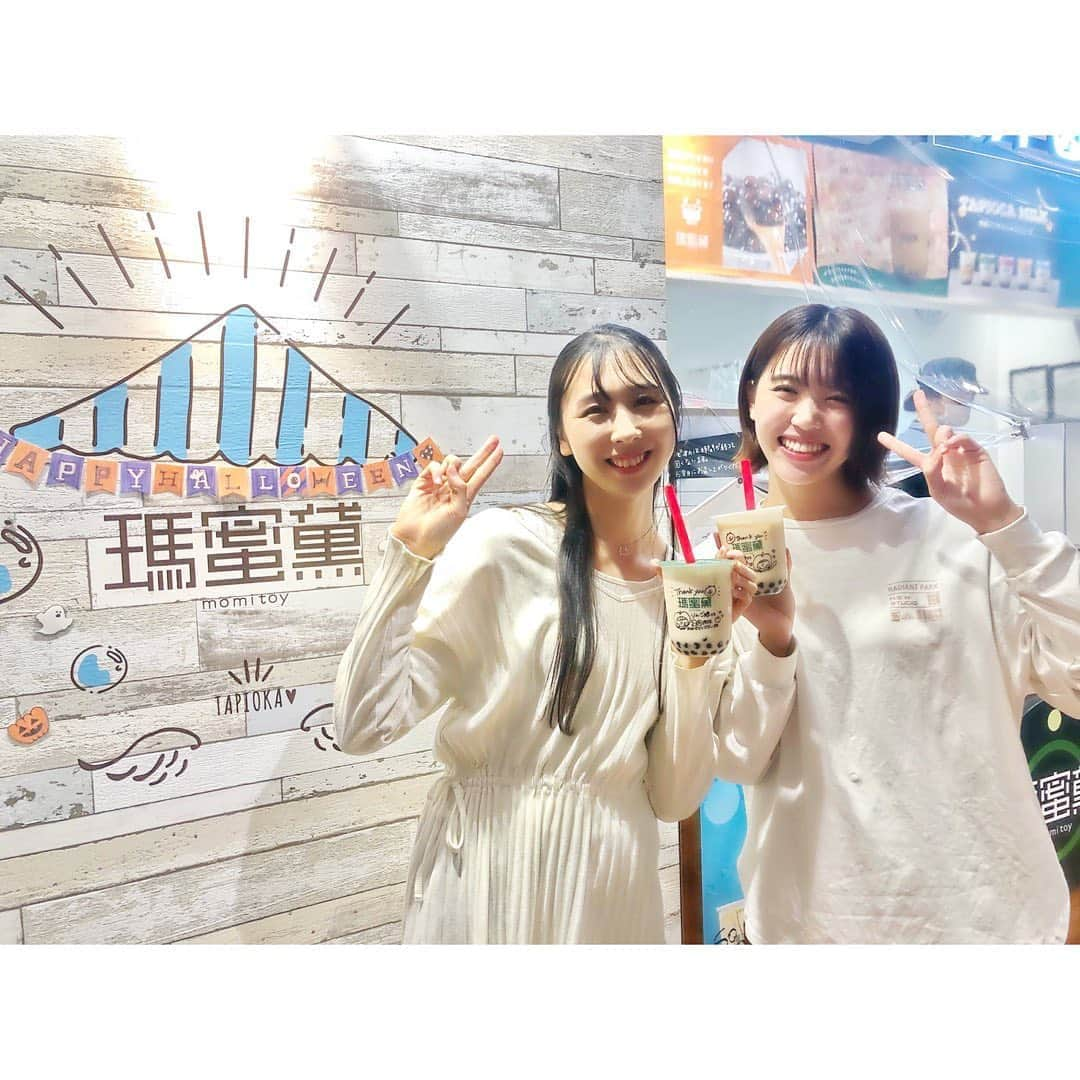 彩香さんのインスタグラム写真 - (彩香Instagram)「＊ #イオンモール下田 @momitoy_tapioca 🥤💓 タピオカハニーアーモンドミルクを飲みましたよ♪素敵なイラストとメッセージもかいてくださいました😭 瑪蜜黛大好き\(//∇//)\ ＊ ＊ ＊ #イオンモール下田 #イオンモール #25周年 #祝25周年 #記念 #モミトイ #瑪蜜黛 #タピオカ #ハニーアーモンドミルク #ringomusume #コラボ企画」11月6日 10時37分 - saika_ringomusume