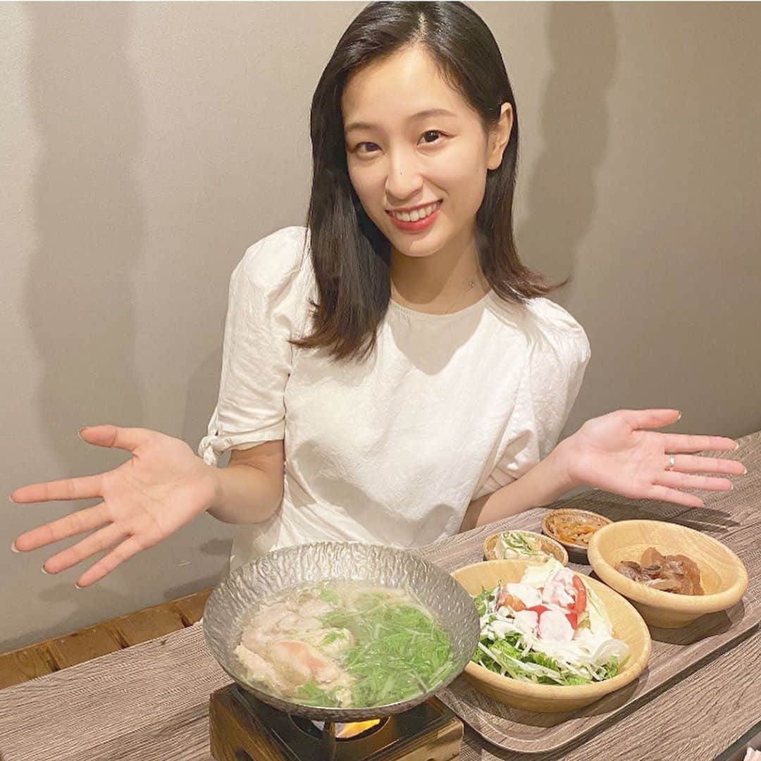 佐藤華純のインスタグラム：「.  【 #都野菜賀茂 】  皆さんは、今日何を食べますか？  最近は、寒くなってきて、またコロナも気になりだす頃ですよね…😱  そうなると、入るお店にも気を使う…でも！都野菜賀茂さんは感染対策もバッチリ✨安心✨  野菜をたっぷり食べて免疫をつけるぞ〜🍅🍆  #ミスキャンパス立命館2020 #MCR2020  #立命館 #立命館大学 #京都 #女子大生  #ミスキャン #ミスコン #ファイナリスト  #健康美 #京都 #都野菜」