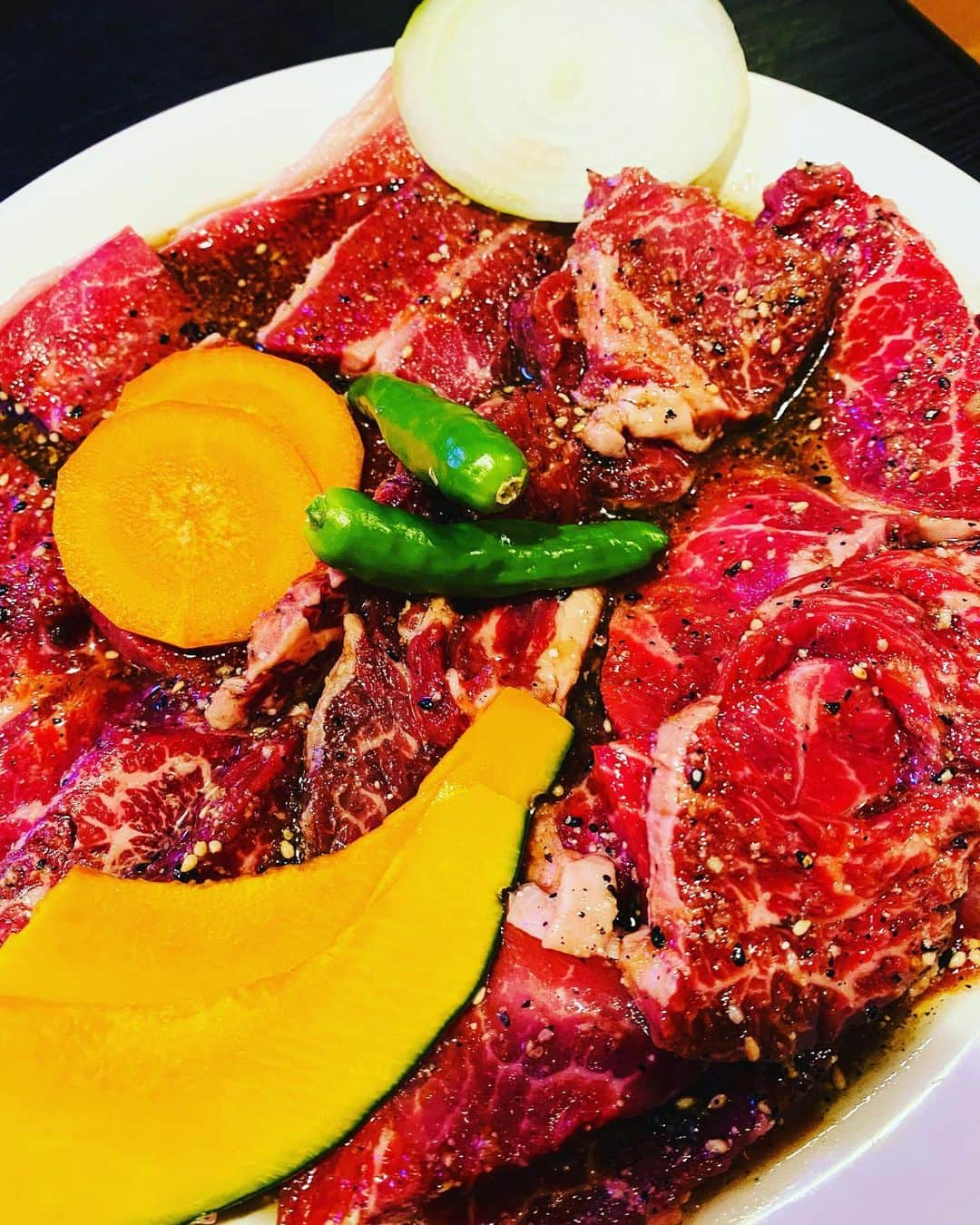 美川憲二さんのインスタグラム写真 - (美川憲二Instagram)「世田谷の穴場の焼肉屋さん ノーベルさんでディナーよ〜😋🍴👍👍👍 このボリュームで全て一人前‼️ 安くて⤴️旨くて⤴️⤴️  最高なの〜😍💕💕💕💕💕 #焼肉ノーベル  #世田谷グルメ  #焼肉ディナー #コスパ最強  #かなり美味しい #美川憲一 #美川憲二 #ヒデコフランセスカ #オネェ系 #まりもちゃん #ものまね」11月6日 21時35分 - mikawakenji