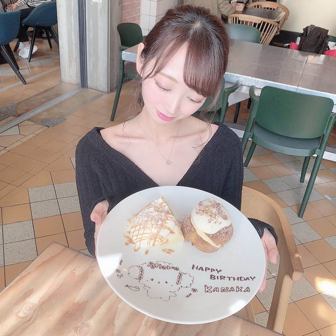のインスタグラム：「あいさちゃんがお誕生日お祝いしてくれた♡ Part 1 💭  ずっと行きたかった中之島公会堂のところ👏🏼 まさかのこぎみゅん〜とえびちゃん🍤  嬉しかった〜！ありがとう🥰  シミラールックした！🧸  #socialeatawake #ソーシャルイートアウェイク #北浜 #北浜ランチ #誕生日 #バースデープレート #こぎみゅん #シミラールック #1031」
