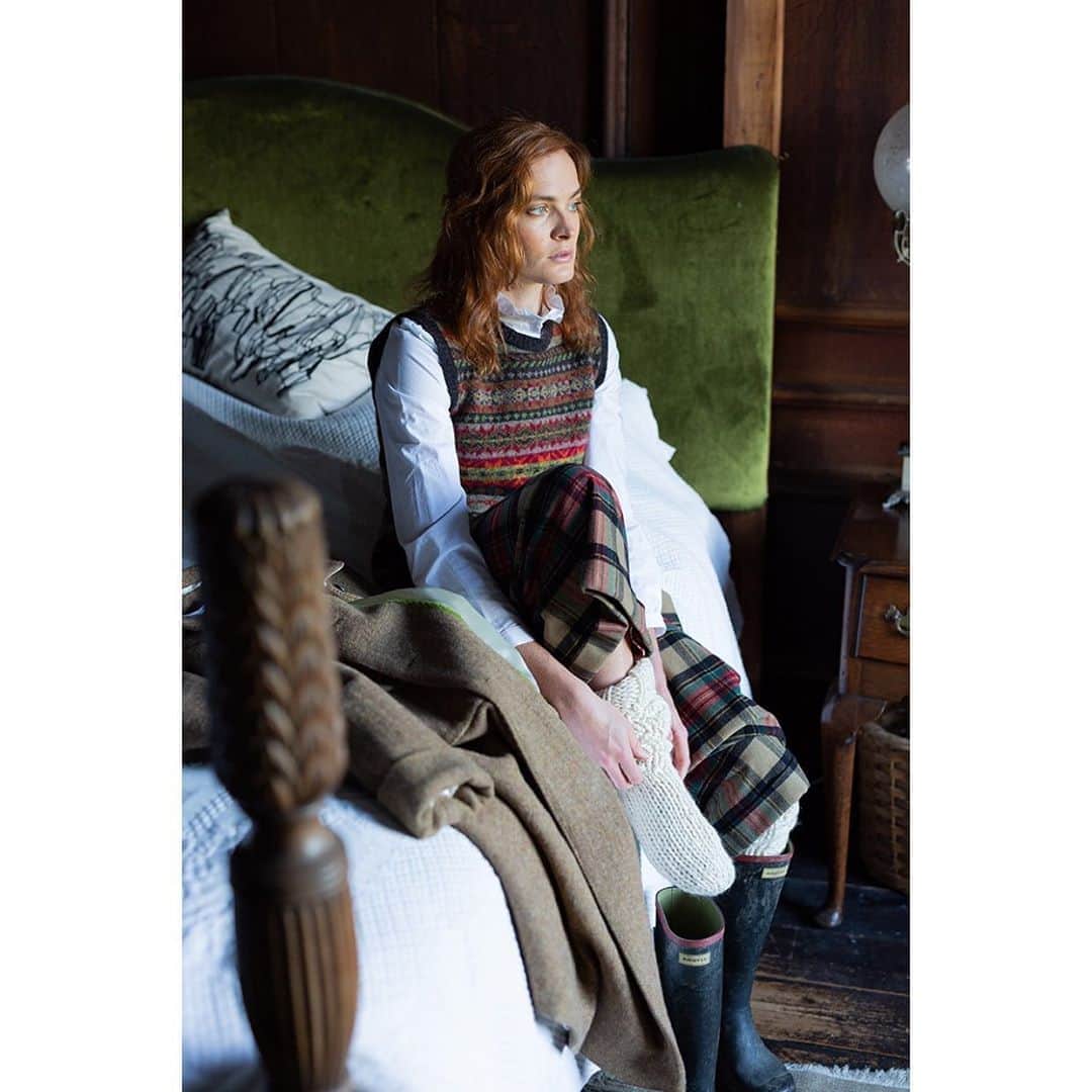 キャベジズ&ローゼズのインスタグラム：「Limited edition Scottish knits. The Joseph fair isle vest in dark brown. Pair with the organic Lemmy shirt 🤍💛🖤🍁🍂 @christina_strutt @scottlongjphoto @vcjobb #cliftonmaybank #cliftonmaybankhouse #scottishknits #organic #madeinbritain #limitededition #livinglifebeautifully #cabbagesandroses #cabbagesandrosesfashion #shoplocal」