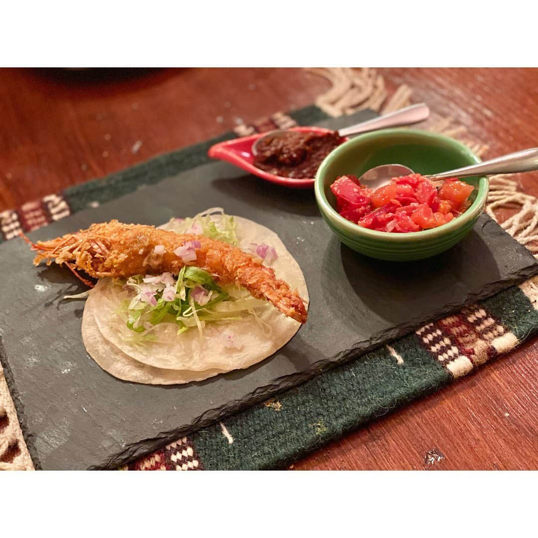 TONEAYUさんのインスタグラム写真 - (TONEAYUInstagram)「だいすきなメキシカーーン😆🌵 ﻿ 🧡恵比寿ソナロッサ🧡 ﻿ 意外と色んなメキシコ料理行ったけど、ここはすごい好みで頼んだもの全ておいしかった🤤❤️﻿ ﻿ 一品目の魚介類のセビーチェ(マリネ)食べて、感動🥺💖笑﻿ ﻿ 美味しすぎる...😆🦐🦑🐙﻿ ﻿ 海老とマッシュルームのチリソテーガーリックオイルも、スペアリブも、仔羊香草焼き、ライムソルベまでどれも美味しい🥺💖﻿ ﻿ テキーラで﻿ ファイアー🔥の演出があった﻿ ファヒータも楽しかった😂🍖﻿ ﻿ そして何よりピニャコラーダを始め、どのカクテルも激うま！！！😚🍹﻿ ﻿ ピニャコラーダヲタのわたしだけど、これまで飲んだピニャコラーダで、1.2位を争う勢いで美味しかった😂❣️﻿ ﻿ 飲み放題もめちゃくちゃ種類あってビックリ😂﻿ ﻿ また来たい🤤❤️﻿ ﻿ つぎは、﻿ プレミアムテキーラ飲みに行きたい﻿ てきなテキーラ🍸笑﻿ ﻿ 締め方。🤣﻿ ﻿ #恵比寿ソナロッサ #恵比寿メキシカン #恵比寿グルメ #恵比寿タコス #ファヒータ #プレミアムテキーラ飲み比べ #恵比寿ディナー #恵比寿女子会 #恵比寿 #メキシコ料理 #Mexican﻿ ﻿ 🌵 @zonarosa_ebisu 🌵﻿」11月6日 20時48分 - toneayu