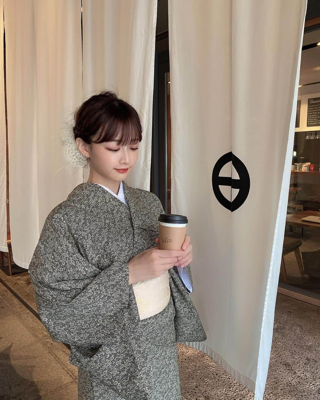 森下愛里沙(もりしたありさ) さんのインスタグラム写真 - (森下愛里沙(もりしたありさ) Instagram)「ㅤㅤㅤㅤㅤㅤㅤㅤㅤㅤㅤㅤㅤ ㅤㅤㅤㅤㅤㅤㅤㅤㅤㅤㅤㅤㅤ ㅤㅤㅤㅤㅤㅤㅤㅤㅤㅤㅤㅤㅤ 京都で着物を着ました👘 ㅤㅤㅤㅤㅤㅤㅤㅤㅤㅤㅤㅤㅤ ㅤㅤㅤㅤㅤㅤㅤㅤㅤㅤㅤㅤㅤ この日は雨☔️が降っていたので 髪の毛はピシッとまとめました* ㅤㅤㅤㅤㅤㅤㅤㅤㅤㅤㅤㅤㅤ ㅤㅤㅤㅤㅤㅤㅤㅤㅤㅤㅤㅤㅤ 今年初着物😌 シンプルにしてみました♡ ㅤㅤㅤㅤㅤㅤㅤㅤㅤㅤㅤㅤㅤ ㅤㅤㅤㅤㅤㅤㅤㅤㅤㅤㅤㅤㅤ ㅤㅤㅤㅤㅤㅤㅤㅤㅤㅤㅤㅤㅤ ※動画最後が音ありなので音量注意です☝️ ㅤㅤㅤㅤㅤㅤㅤㅤㅤㅤㅤㅤㅤ ㅤㅤㅤㅤㅤㅤㅤㅤㅤㅤㅤㅤㅤ  #京都着物レンタル #京都カフェ #京都旅行」11月6日 20時56分 - mini.ari