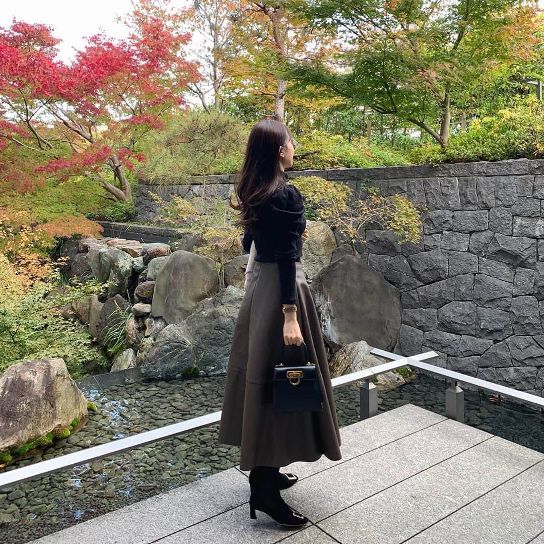 ハンナミさんのインスタグラム写真 - (ハンナミInstagram)「🍂 1年ぶりの京都 たのしかった 🙊❄︎  knit, skirt @eneu.official bag @ferragamo shoes @rogervivier」11月6日 20時58分 - han_nami_