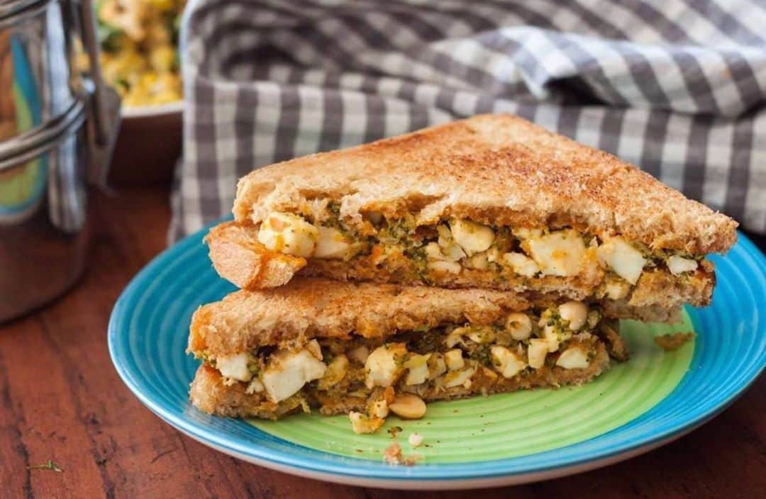 Archana's Kitchenさんのインスタグラム写真 - (Archana's KitchenInstagram)「Broccoli, Paneer & Peanut Sandwich is lip-smacking snack of stir-fried broccoli and paneer along with crunchy toasted peanuts sandwiched between two pillowy layers of whole wheat bread. Make this perfect snack for your evening snack.  Get the recipe from the smart.bio link in my profile @archanaskitchen . . . . . #recipes #easyrecipes #snacks #teatime #teatimesnacks #patty #archanaskitchen #healthyeating #highprotein #eatfit #cooking #food #healthyrecipes #foodphotography #recipeoftheday #comfortfood #deliciousfood #delicious #instayum #food」11月6日 20時58分 - archanaskitchen