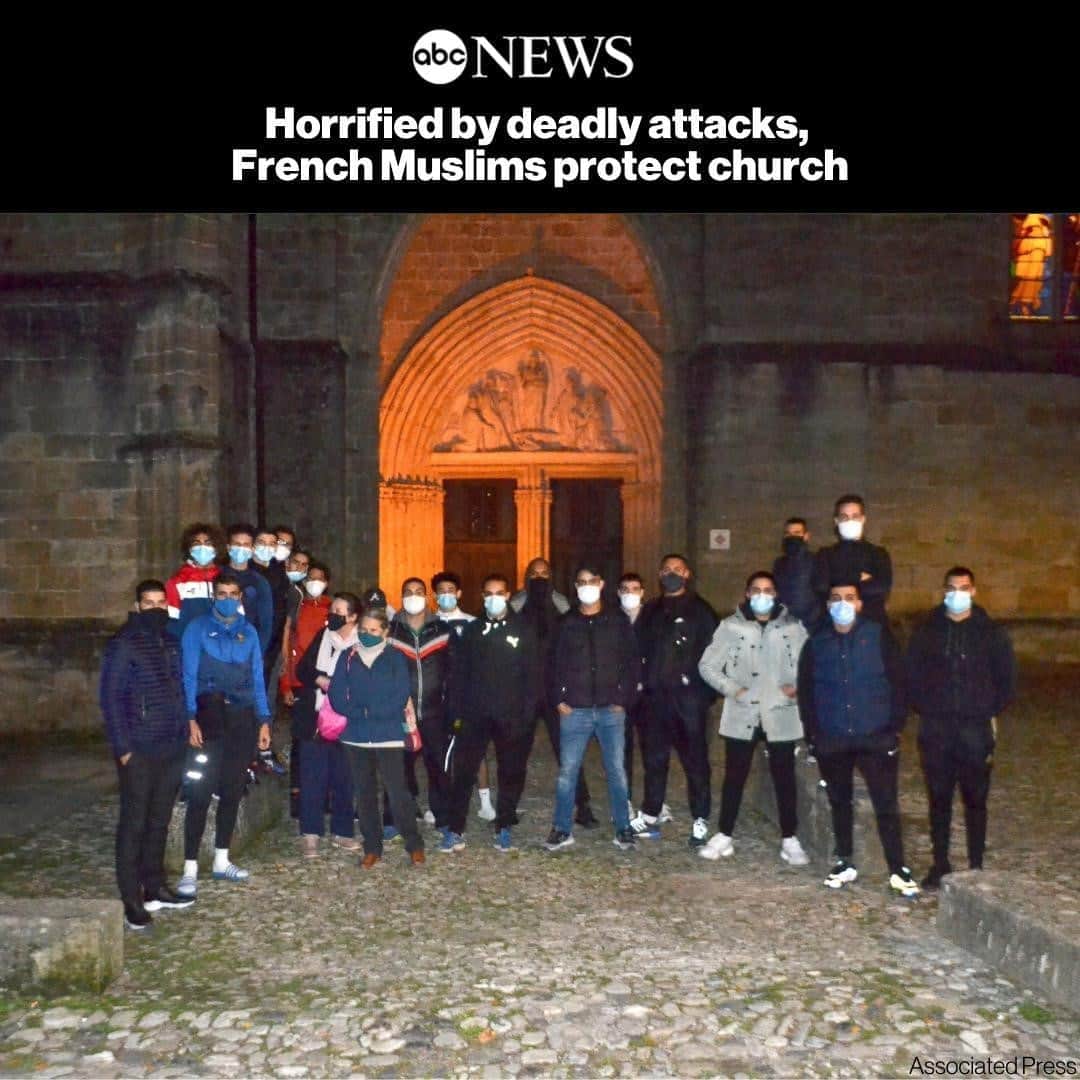 ABC Newsさんのインスタグラム写真 - (ABC NewsInstagram)「Following a deadly Islamic extremist attack on a church in Nice, a group of French Muslims gathered to stand guard outside their town’s cathedral to protect it and show solidarity with Catholic churchgoers. SEE MORE AT LINK IN BIO.」11月6日 21時07分 - abcnews