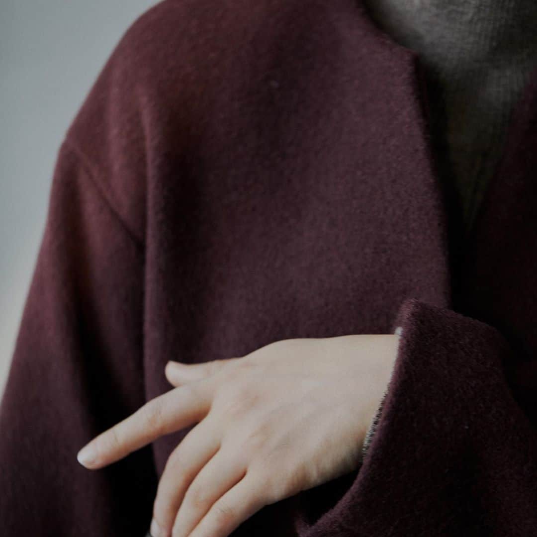 ozoc_officialのインスタグラム：「C4 AUTUMN COLLECTION 2020﻿ @ozoc_c4﻿ 「independent lines」﻿ ﻿ ﻿ ART DIRECTOR ／YOSHIHIDE UCHIDA﻿ @yoshihideuchida﻿ PHOTO／SAKI OMI（io）﻿ @omisakii﻿ HAIR＆MAKE／MASAYOSHI OKUDAIRA﻿ @masayoshiokudaira﻿ MODEL／RIONA（AMAZONE）﻿ @riona__n﻿ ﻿ ﻿ ﻿ ﻿ ﻿ #c4_official﻿ #ozoc_c4﻿ #20AW﻿ #Collection﻿ #CasualLuxury﻿ #ClassicTaste﻿ #CoordinateMismatch﻿ #CleanIntelligent﻿ #シーフォー」