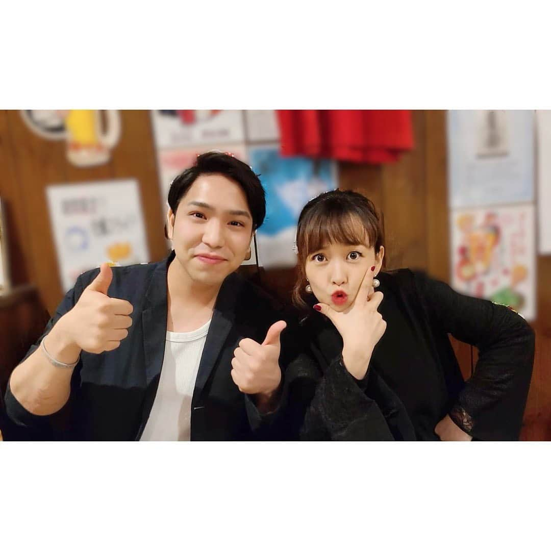 野田久美子さんのインスタグラム写真 - (野田久美子Instagram)「. 今日は、最高に幸せな場所に夫婦でお招き頂き、行ってまいりました♡ いつも笑顔が素敵で、彼女がいるだけで現場が明るくなる、そんな友達が今日は世界一可愛すぎる花嫁さん♡ 幸せのお裾分けを頂き、余韻にひたりまくる山﨑家でした。笑 お陰でパワーチャージ完了！笑 ひとみーん、心からおめでとうー♡ 末長くお幸せにー♡♡♡ . #野田久美子#山﨑俊介#女優#ホリプロ#ホリプロ・ブッキング・エージェンシー#ミュージカル#阿波踊り#徳島#出身#笑うことが好き#お家時間#actress#musical#follow#instagood# instagood#花嫁#ご結婚おめでとうございます」11月6日 21時23分 - noda_kumiko