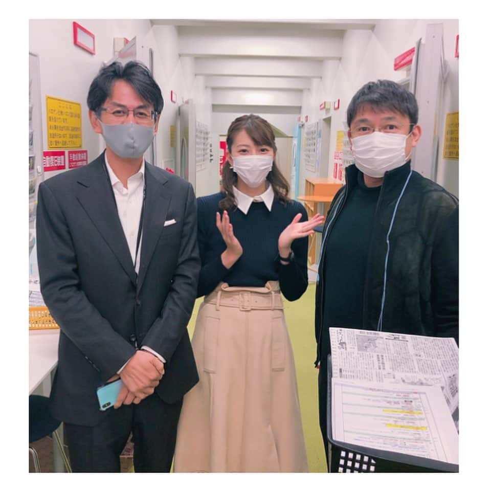 山崎萌絵さんのインスタグラム写真 - (山崎萌絵Instagram)「. 今日はコン鉄さん、昨日は沖さんとアサデスラジオお伝えしました☺️✨  そして午後はあるブランドの取材に来ています！  さて今日は金曜日🥰ほっとしますね💓素敵な週末お過ごし下さい〜٩(ˊᗜˋ*)و  #アサデスラジオ #シリタカ #華金」11月6日 13時16分 - moeyamasaki.kbc