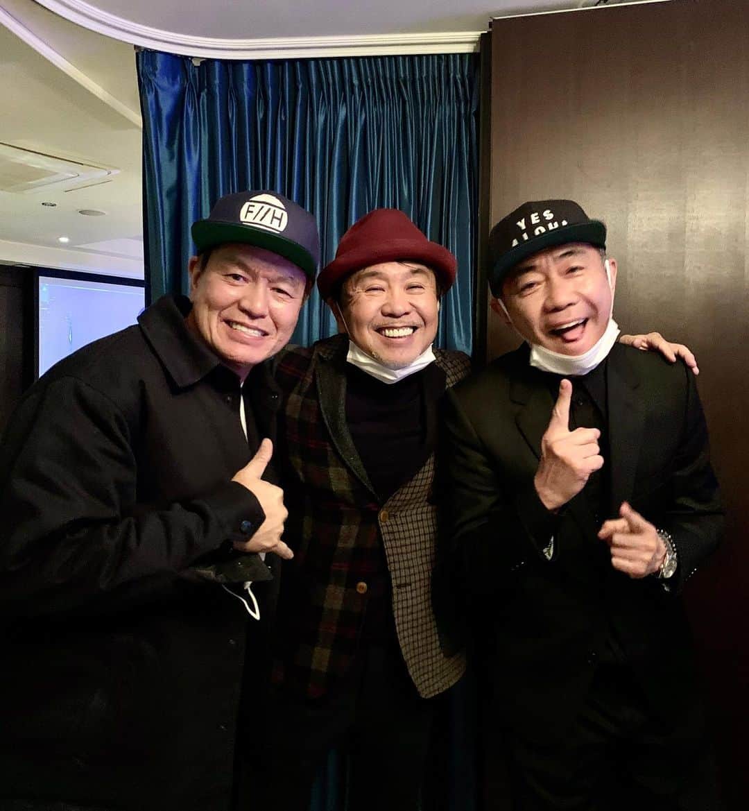 のインスタグラム：「Bro.KORNのバースデーライブ😊🥂🎶 久々の濃い仲間ばっかりで楽しかったぁ〜❣️ マスク外しは写真の時だけですから…😷  #Bro_KORN #ブラザーKORN #バースデーライブ #仲良し #木梨憲武 #ヒロミ #四方義郎 #ドン小西」