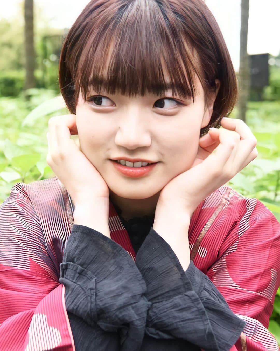 のインスタグラム：「秋に着物も良きですね👘🍂  Photo by @___summereye_   #和装#着物#わそっこ」