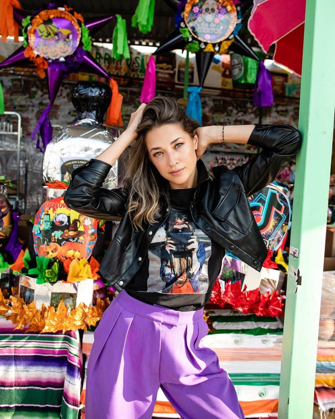 Samuel Lippkeのインスタグラム：「Mega babe in piñata central @xenia.lippke x #Samuelblack」