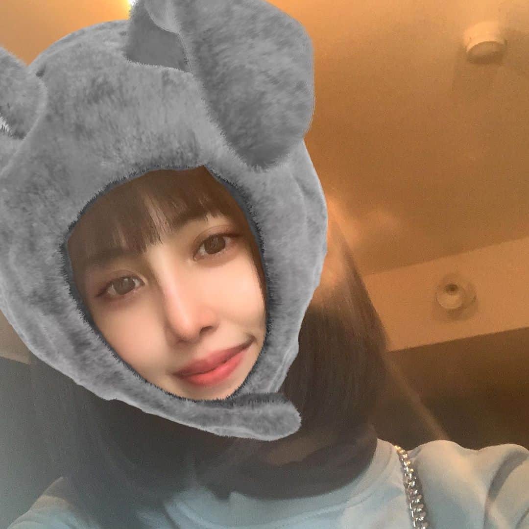 梅田えりかのインスタグラム：「久しぶりまえがみさん。  #自撮り #自撮り部 #自撮女子 #セルフィー #セルカ #自己満 #自己満足 #me #selfie #selfiee #selfieee #selfies #selfietime #selfienation #selfiestick #selfieday #selfieme #selfiepics #selfiemode #selfiesaturday」