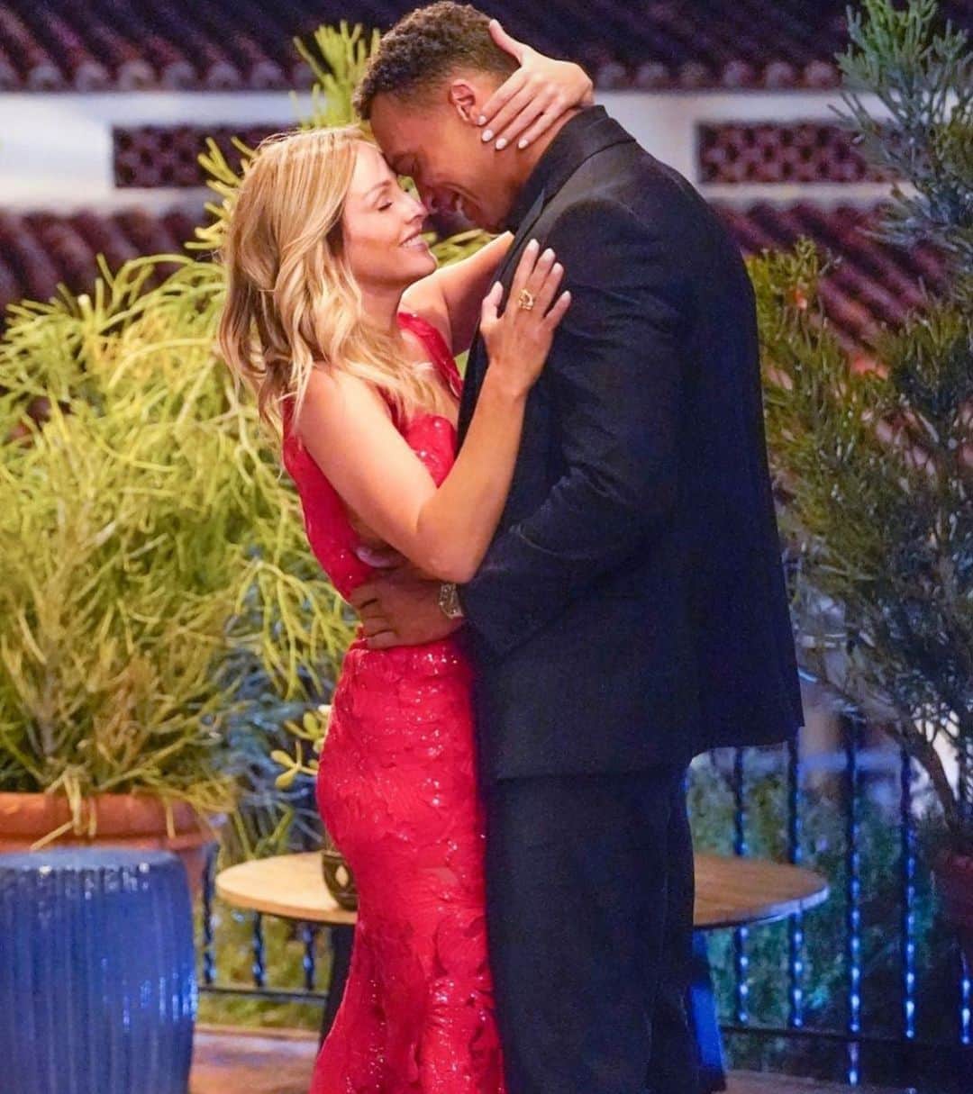ミッチェル・マネーのインスタグラム：「This was the most beautiful love story in the history of any Bachelor series ever created.❤️ @clarecrawley is the most incredible woman and I am so proud of her in every way. She is the ultimate example of strength and honesty!!! Her authenticity and ability to own every aspect of who she is is so refreshing to witness!  am so damn happy for @dalemoss13 and @clarecrawley and loved tonight’s episode of @bacheloretteabc ❤️ congratulations to my girl!!! I love you so much!!!! You make us all so proud!! Thank you for showing up as YOUR TRUE SELF!!!! You have proven REAL LOVE is worth waiting for and to never settle! ❤️❤️❤️ Now please have babies immediately. Thank you. 🥳」