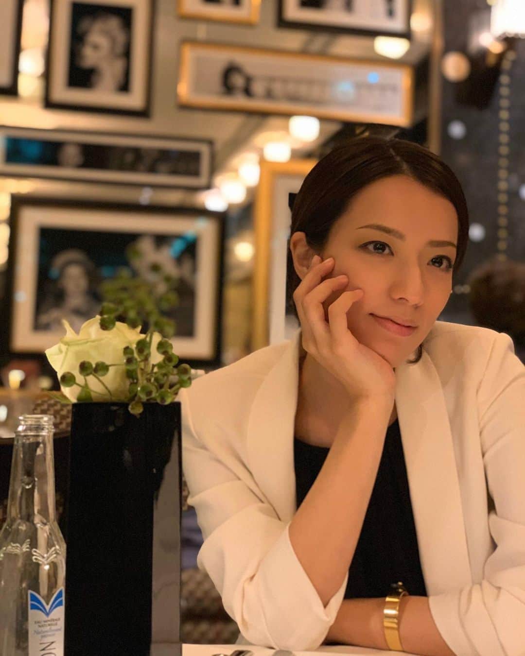 小瀬田麻由のインスタグラム：「* CAVIARHOUSE&PRUNIER(キャビアハウス&プルニエ) 世界で1番美味しいキャビアブランド「キャビアハウス&プルニエ」ここのキャビアは本当に美味しい。サーモンもビックリするほど美味で初めて食べた時からずっと虜になっています。 パッケージも可愛くてサンローランがデザインした"LOVE"シリーズもあるので、プレゼントとかクリスマスにおすすめだよ😍❤️❤️」