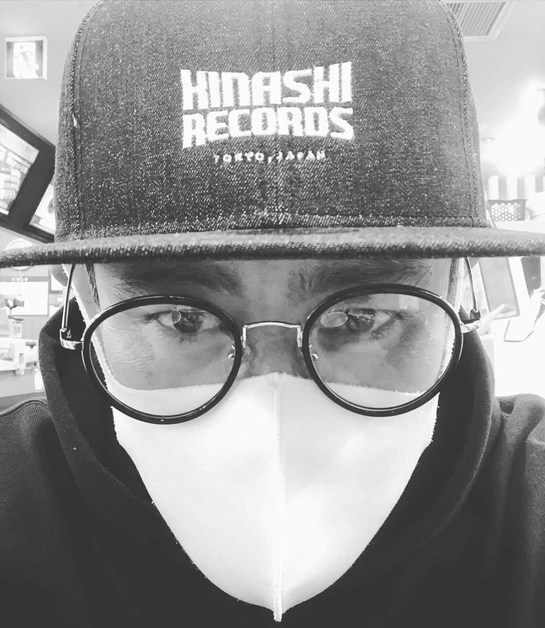 遠藤章造さんのインスタグラム写真 - (遠藤章造Instagram)「イツモクラズシ。ハジメテ、スシローキタ。トテモオイシイ。 #遠藤章造#ココリコ#スシロー#木梨サイクル #木梨レコード #平日ランチ」11月6日 14時02分 - shozoen