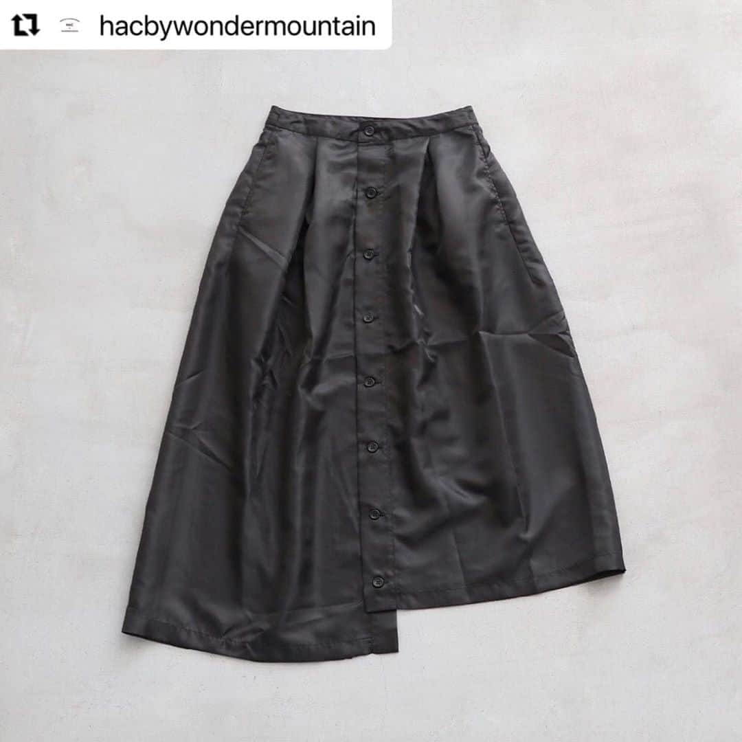 wonder_mountain_irieさんのインスタグラム写真 - (wonder_mountain_irieInstagram)「#Repost @hacbywondermountain with @make_repost ・・・ _ ［ 2020FW Collection ］ Engineered Garments / エンジニアードガーメンツ “Tuck Skirt - Pilot Twill” ￥25,300- _ 〈online store / @digital_mountain〉 https://www.digital-mountain.net/shopdetail/000000012457/ _ 【オンラインストア#DigitalMountain へのご注文】 *24時間注文受付 * 1万円以上ご購入で送料無料 tel：084-983-2740 _ We can send your order overseas. Accepted payment method is by PayPal or credit card only. (AMEX is not accepted)  Ordering procedure details can be found here. >> http://www.digital-mountain.net/smartphone/page9.html _ blog > http://hac.digital-mountain.info _ #HACbyWONDERMOUNTAIN 広島県福山市明治町2-5 2階 JR 「#福山駅」より徒歩15分 (水曜・木曜定休) _ #ワンダーマウンテン #japan #hiroshima #福山 #尾道 #倉敷 #鞆の浦 近く _ 系列店：#WonderMountain @wonder_mountain_irie _ #EngineeredGarments #エンジニアードガーメンツ #FWK #NEPENTHES #ネペンテス」11月6日 14時16分 - wonder_mountain_