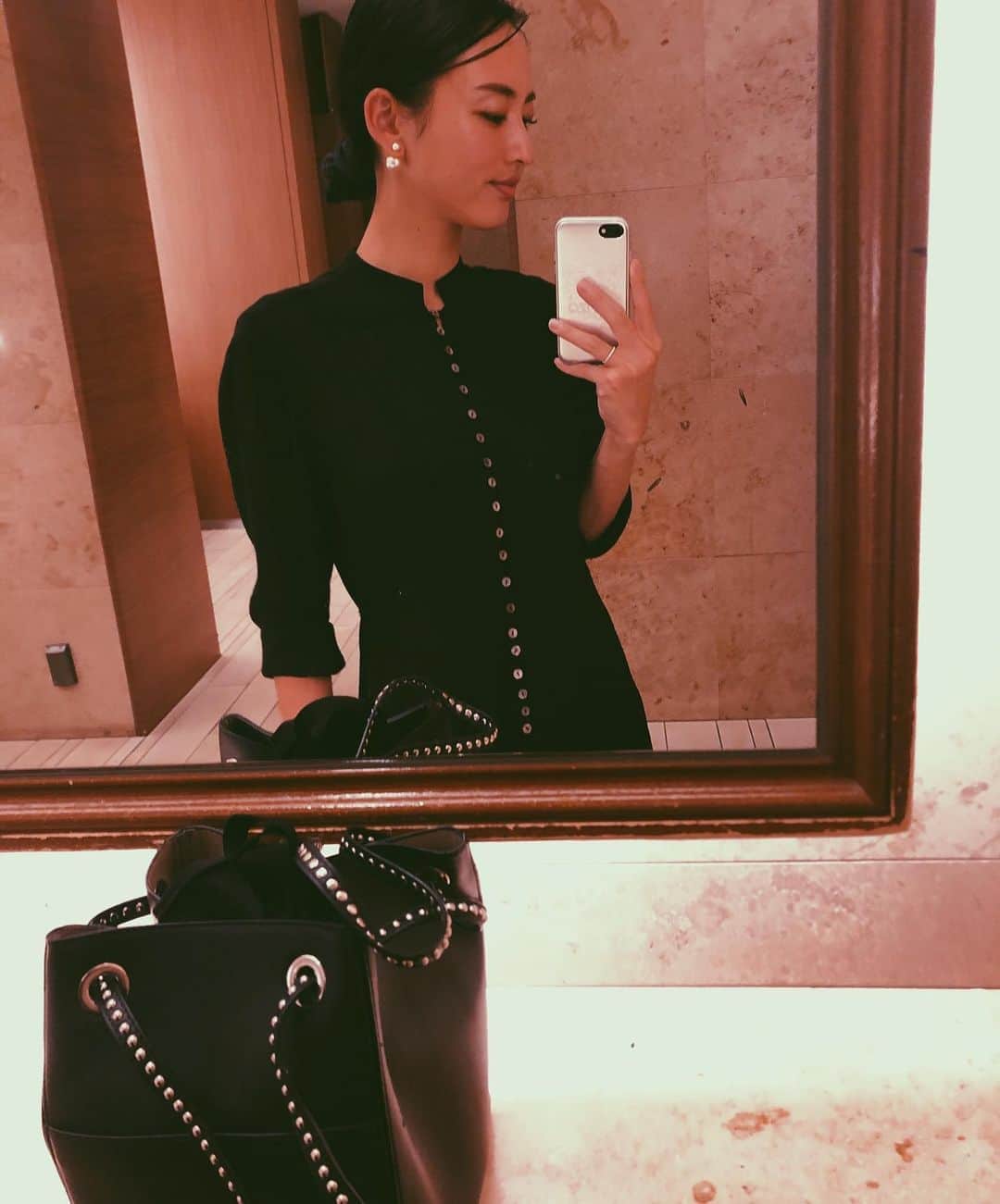 尾形沙耶香さんのインスタグラム写真 - (尾形沙耶香Instagram)「#outfit 👠  #モノトーンコーデ」11月6日 15時08分 - sayakaogata