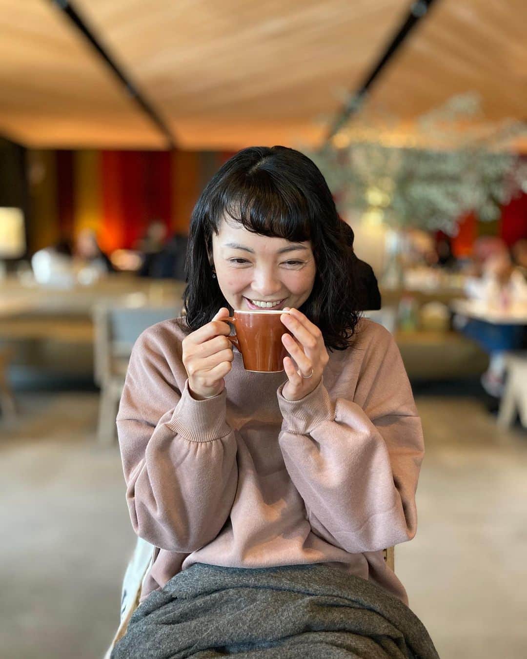 長谷部瞳さんのインスタグラム写真 - (長谷部瞳Instagram)「＊ 永冶ミユキちゃんと。@n.miyuki919   同じタイミングで事務所に入ったモデル友達💕 今は脚本や演出を手がけるクリエイティブママです。  今日は二子玉川billsのパンケーキを食べにGo!!🥞 朝8:30からやってるので、子どもを園に送ってそのまま流れで入れる！ ママに嬉しいお店です🍴  いやぁ〜。モデルがいいと、写真撮るのも楽しいわ📷  #パンケーキ #bills #cafestagram #カフェスタグラム #instapancake #東京パンケーキ #パンケーキ部 #二子玉川 #二子玉川カフェ #二子玉川ランチ #フォトジェニックスイーツ #ママ友 #ママ会 #女の子ママ #男の子ママ」11月6日 15時09分 - hasebe_hitomi